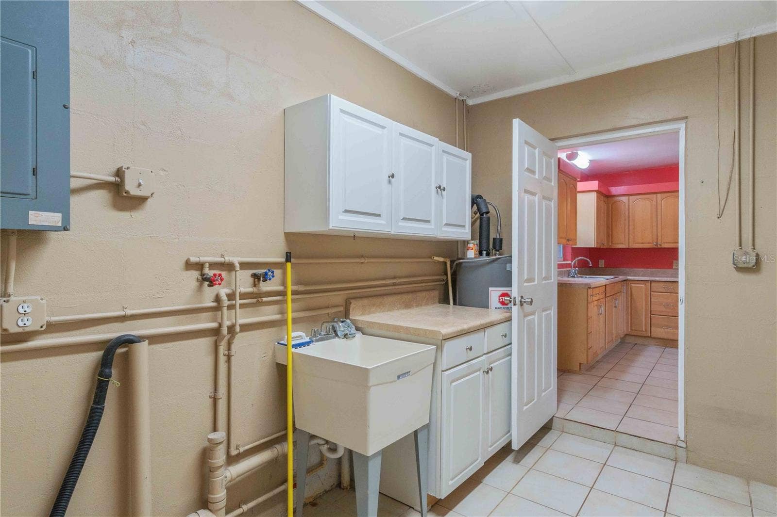11144 3RD AVENUE, Punta Gorda, FL 33955 Laundry room