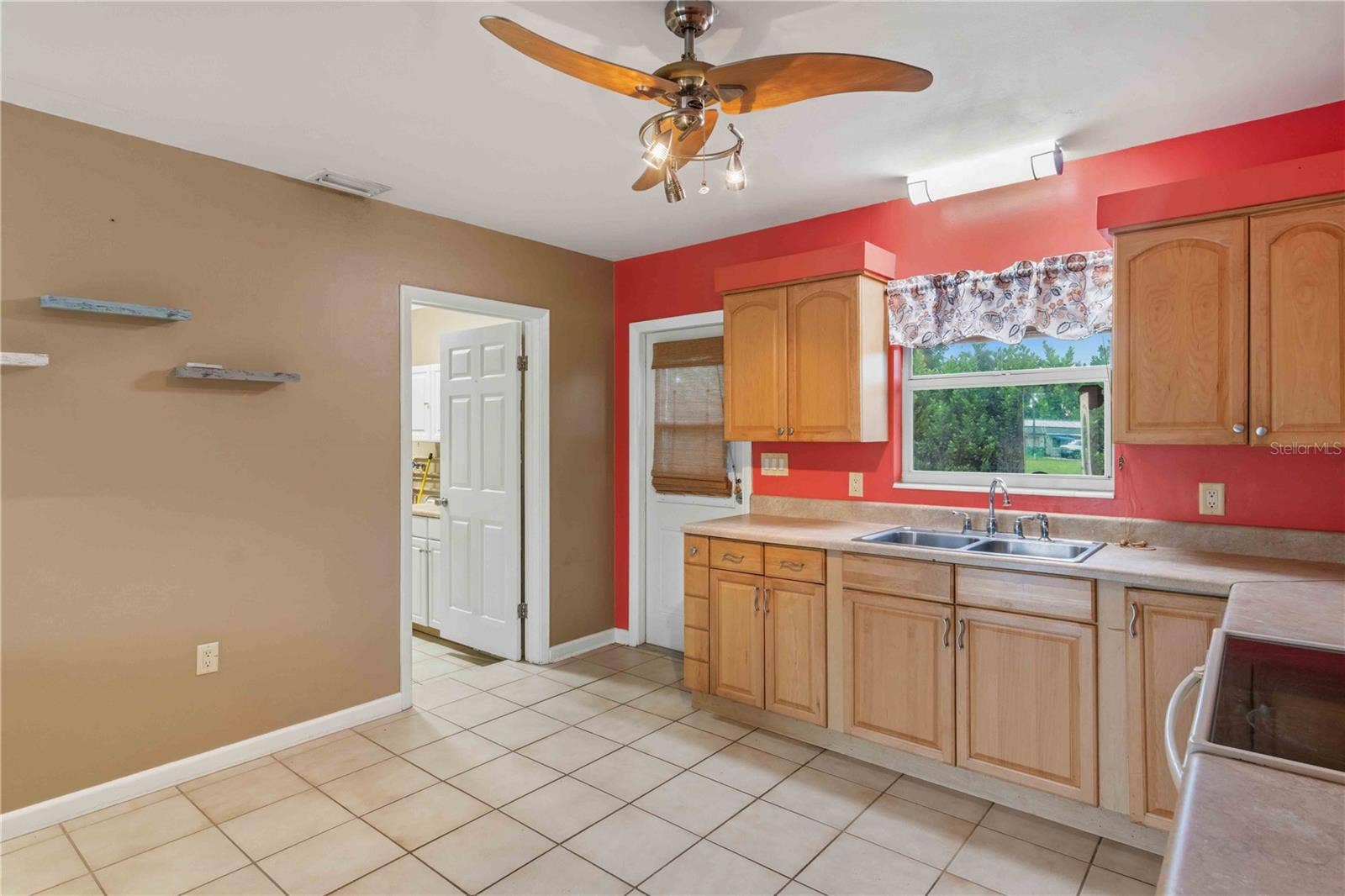 11144 3RD AVENUE, Punta Gorda, FL 33955 Kitchen