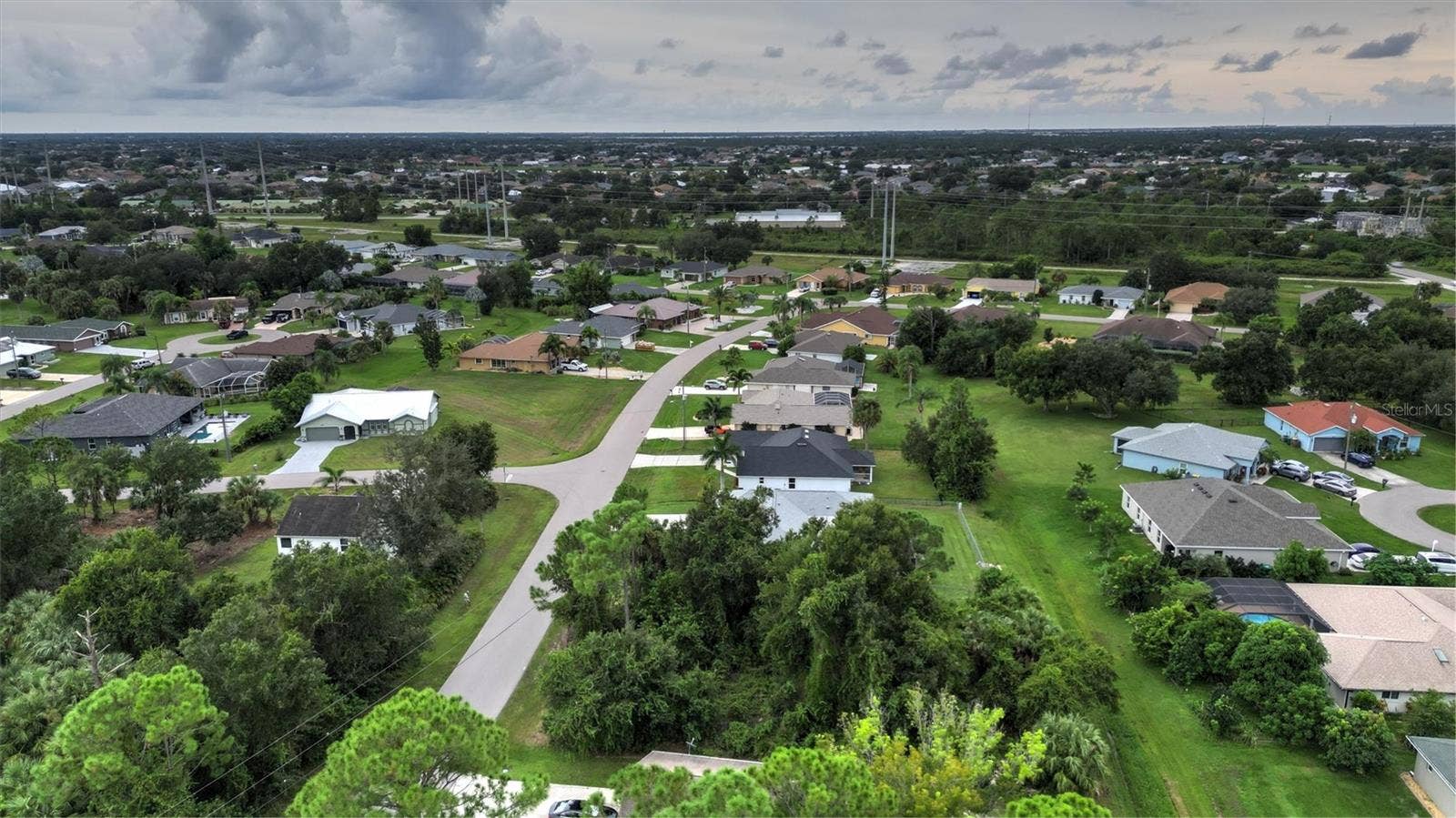 385 MALPELO AVENUE, Punta Gorda, FL 33983 385 MALPELO AVENUE, Punta Gorda, FL 33983