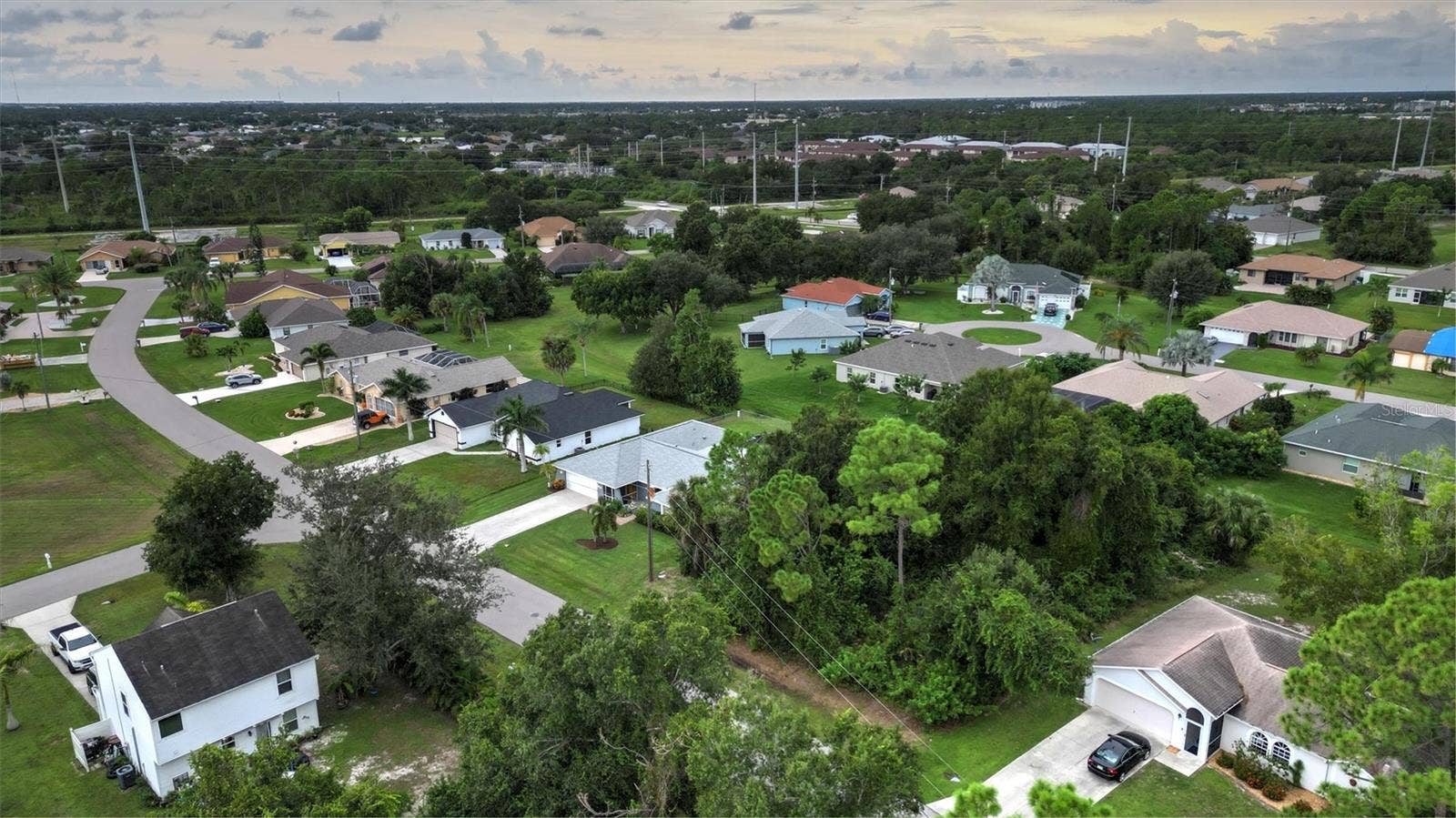 385 MALPELO AVENUE, Punta Gorda, FL 33983 385 MALPELO AVENUE, Punta Gorda, FL 33983
