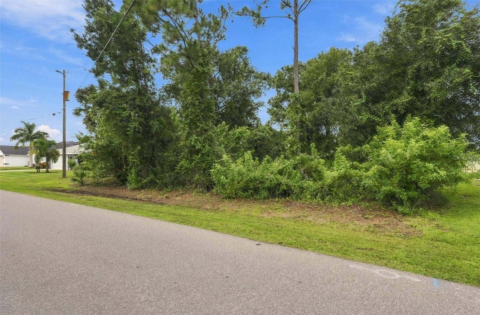 385 MALPELO AVENUE, Punta Gorda, FL 33983 385 MALPELO AVENUE, Punta Gorda, FL 33983