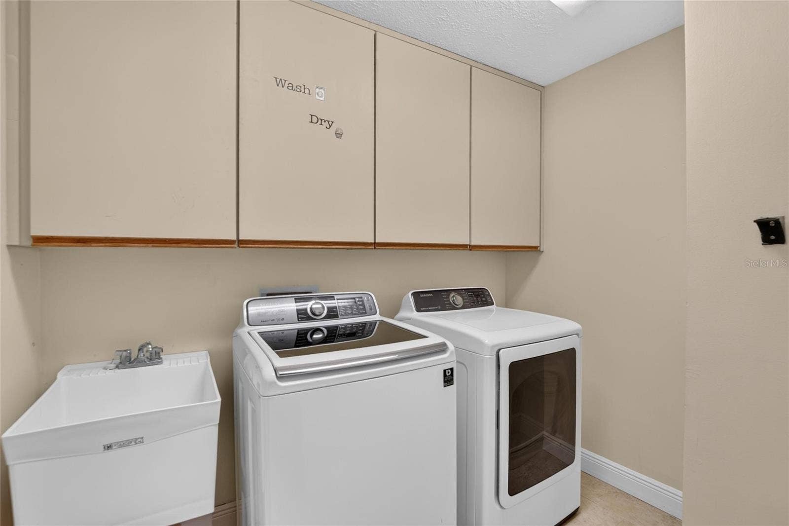 3122 RESEDA COURT, Tampa, FL 33618