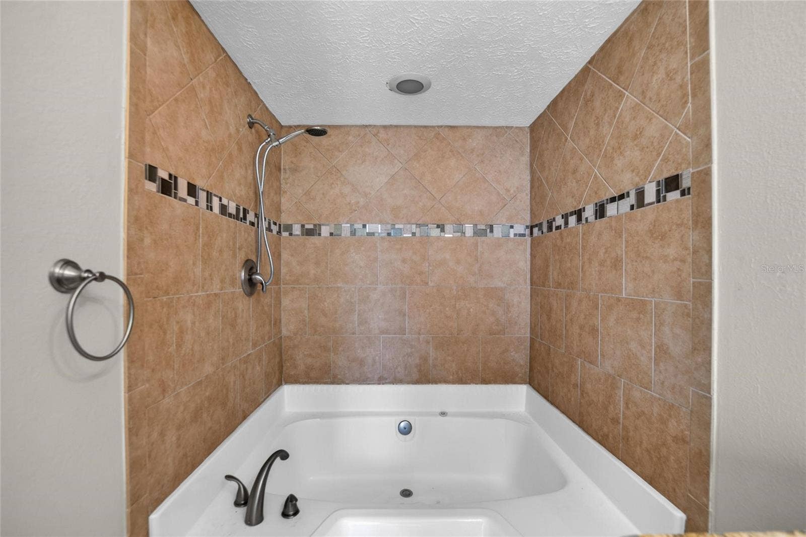 3122 RESEDA COURT, Tampa, FL 33618