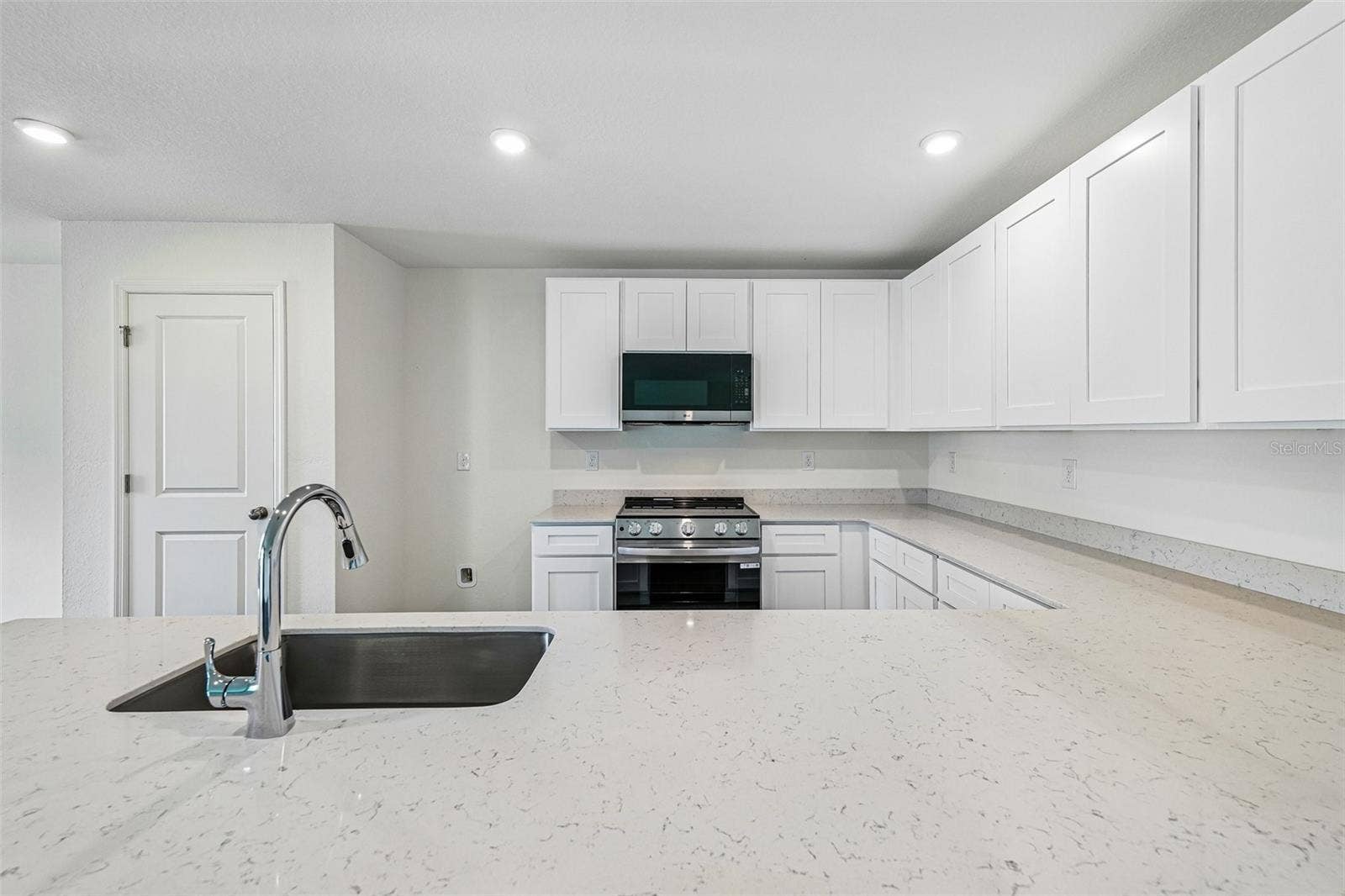 7726 95TH COURT, Vero Beach, FL 32967 7726 95TH COURT, Vero Beach, FL 32967