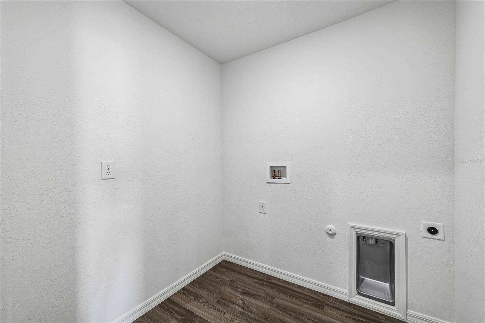 7726 95TH COURT, Vero Beach, FL 32967 7726 95TH COURT, Vero Beach, FL 32967