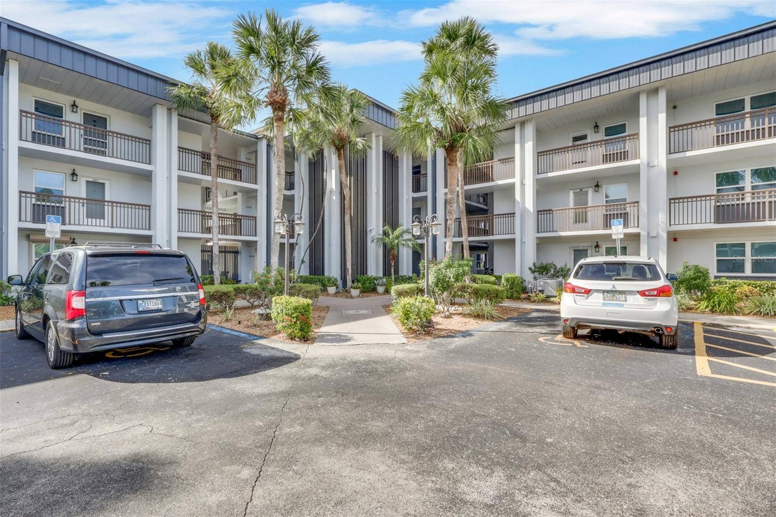 1740 Pine Valley Dr #213