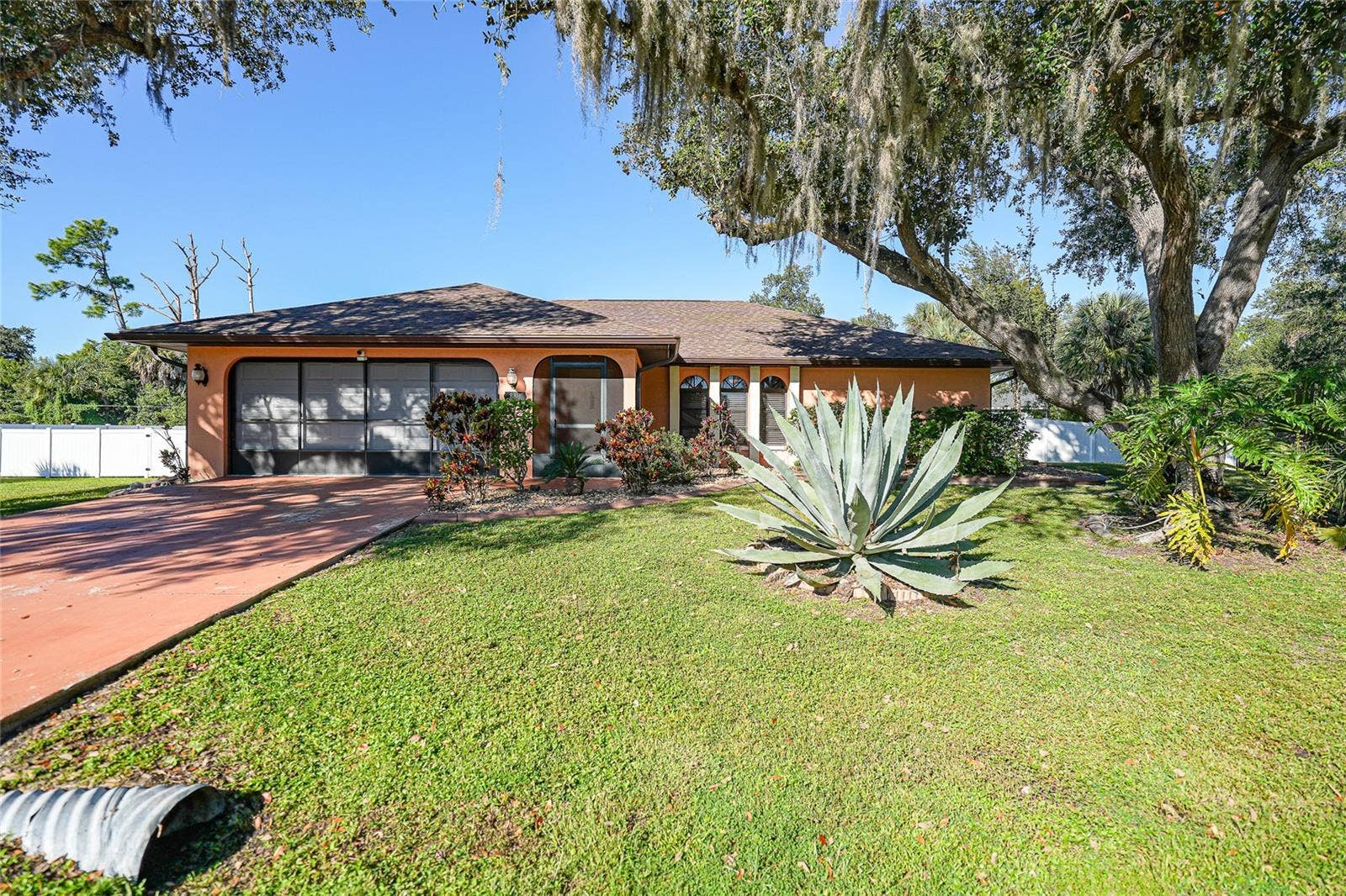880 PHYLLIS STREET, Port Charlotte, FL 33948 880 PHYLLIS STREET, Port Charlotte, FL 33948