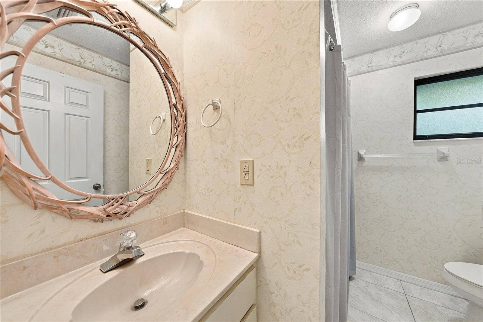 880 PHYLLIS STREET, Port Charlotte, FL 33948 880 PHYLLIS STREET, Port Charlotte, FL 33948