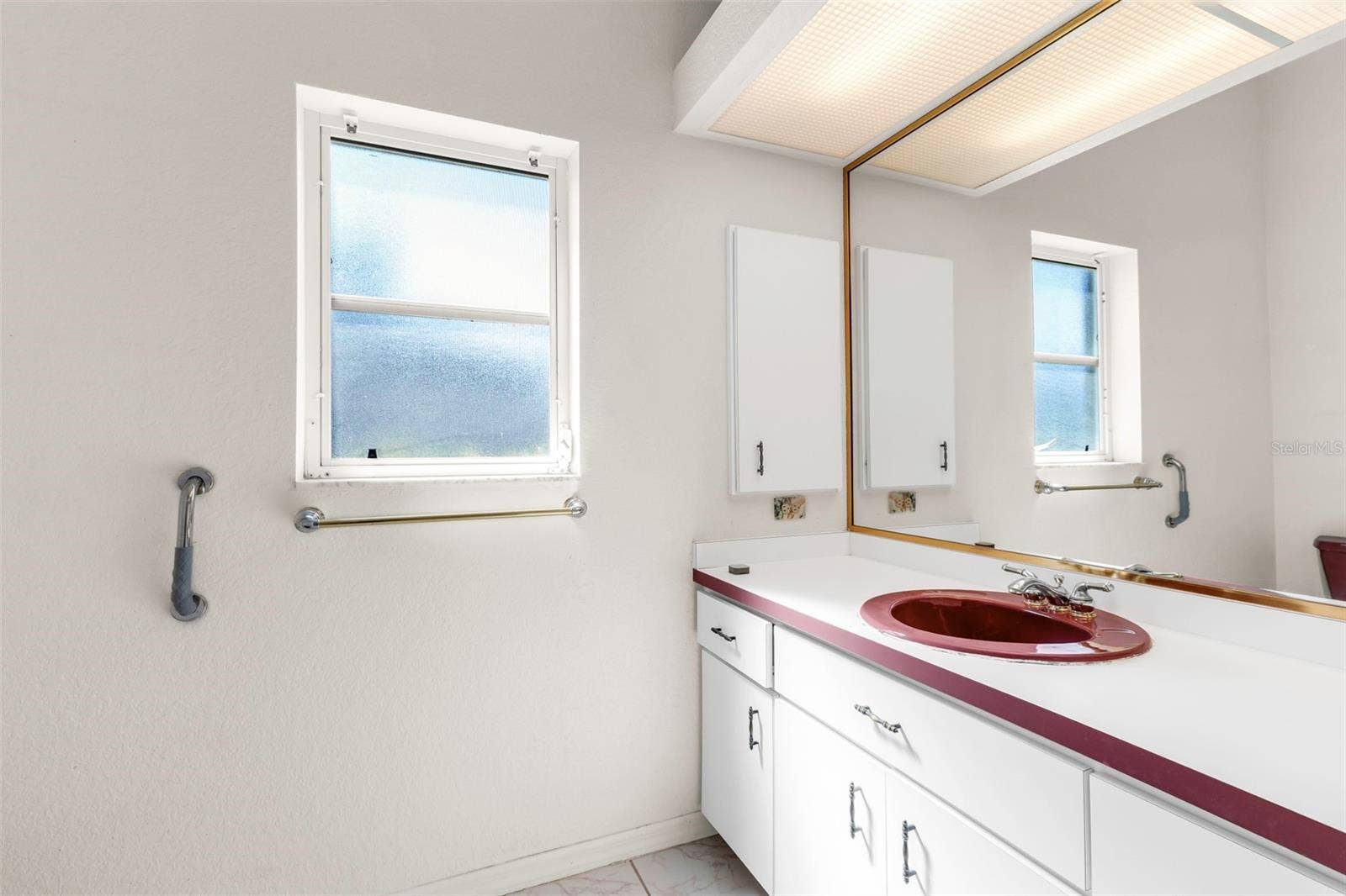 5184 ELLSWORTH TERRACE, Port Charlotte, FL 33981 Primary ensuite bathroom