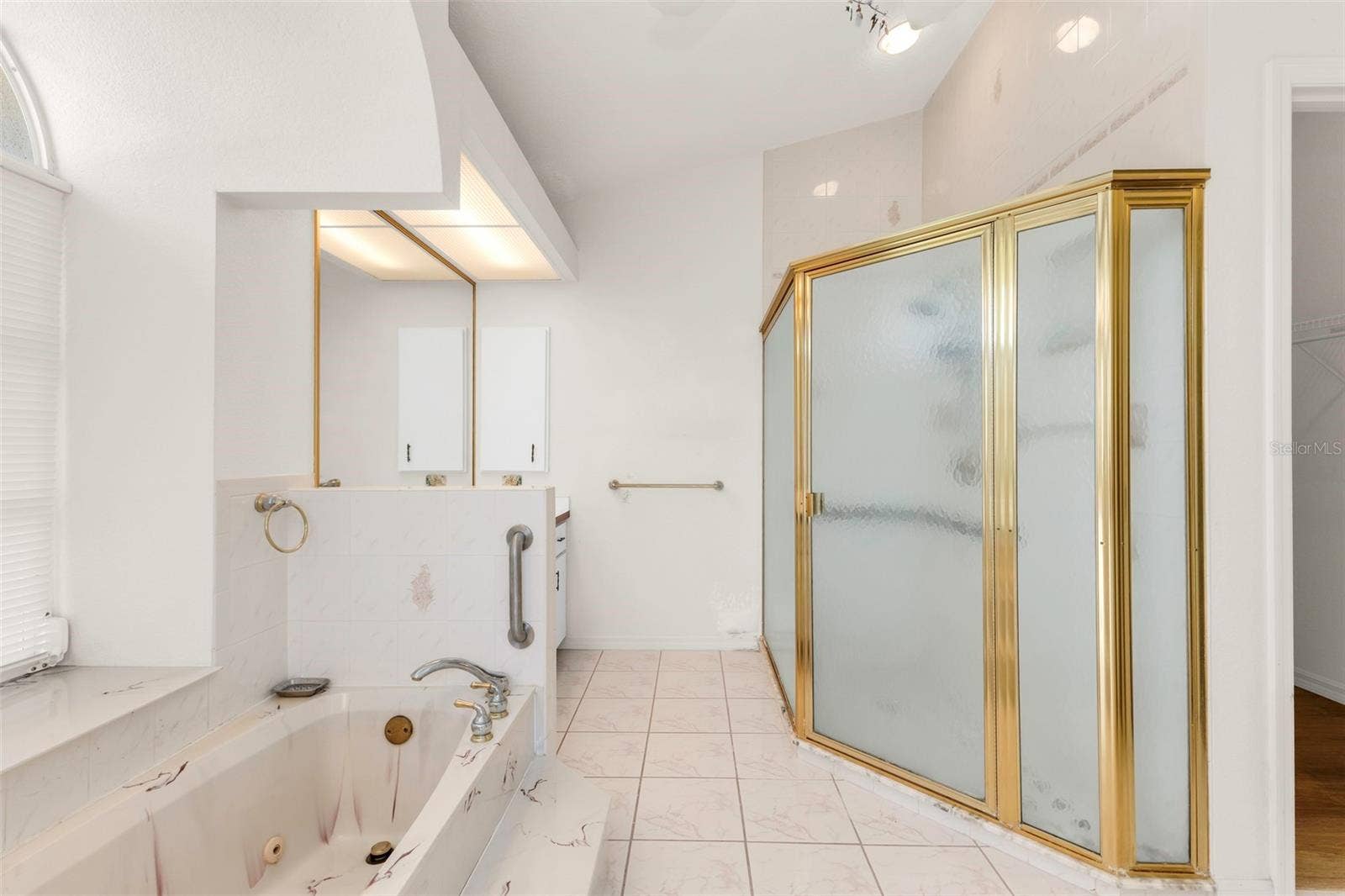 5184 ELLSWORTH TERRACE, Port Charlotte, FL 33981 Primary ensuite bathroom