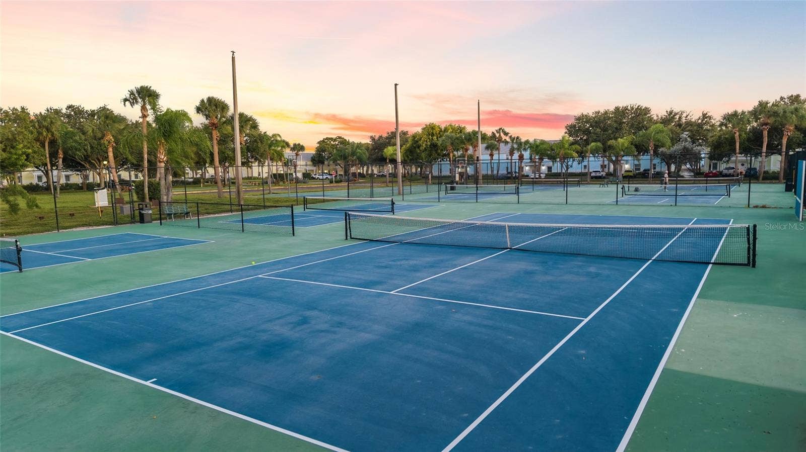 5202 BEACH DRIVE SE, #D, St Petersburg, FL 33705 5202 BEACH DRIVE SE, #D, St Petersburg, FL 33705