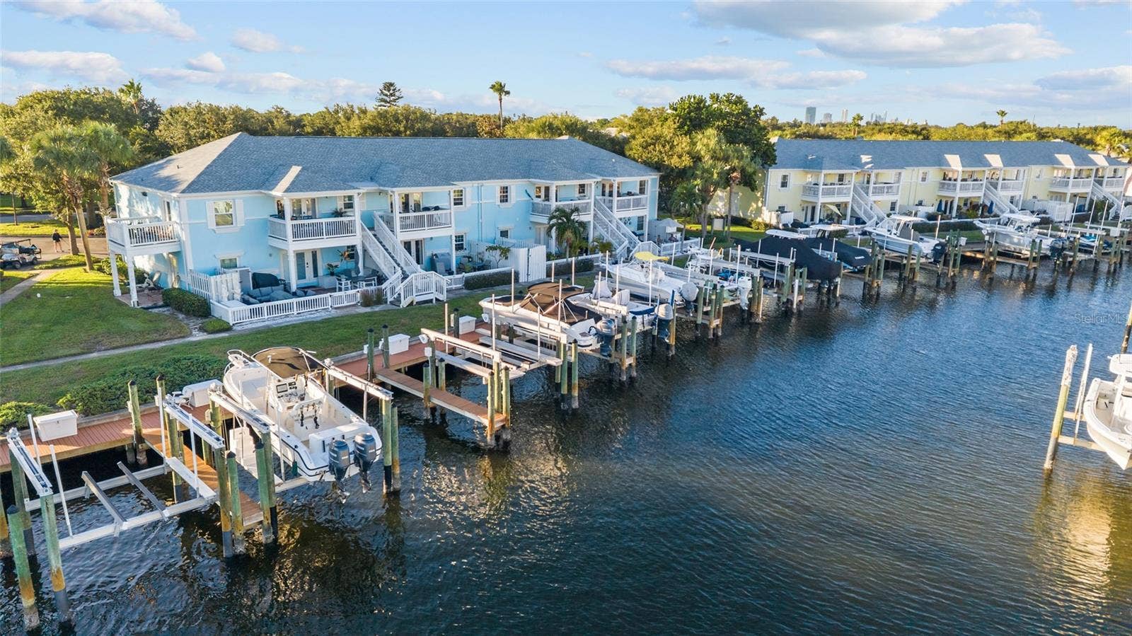 5202 BEACH DRIVE SE, #D, St Petersburg, FL 33705 5202 BEACH DRIVE SE, #D, St Petersburg, FL 33705