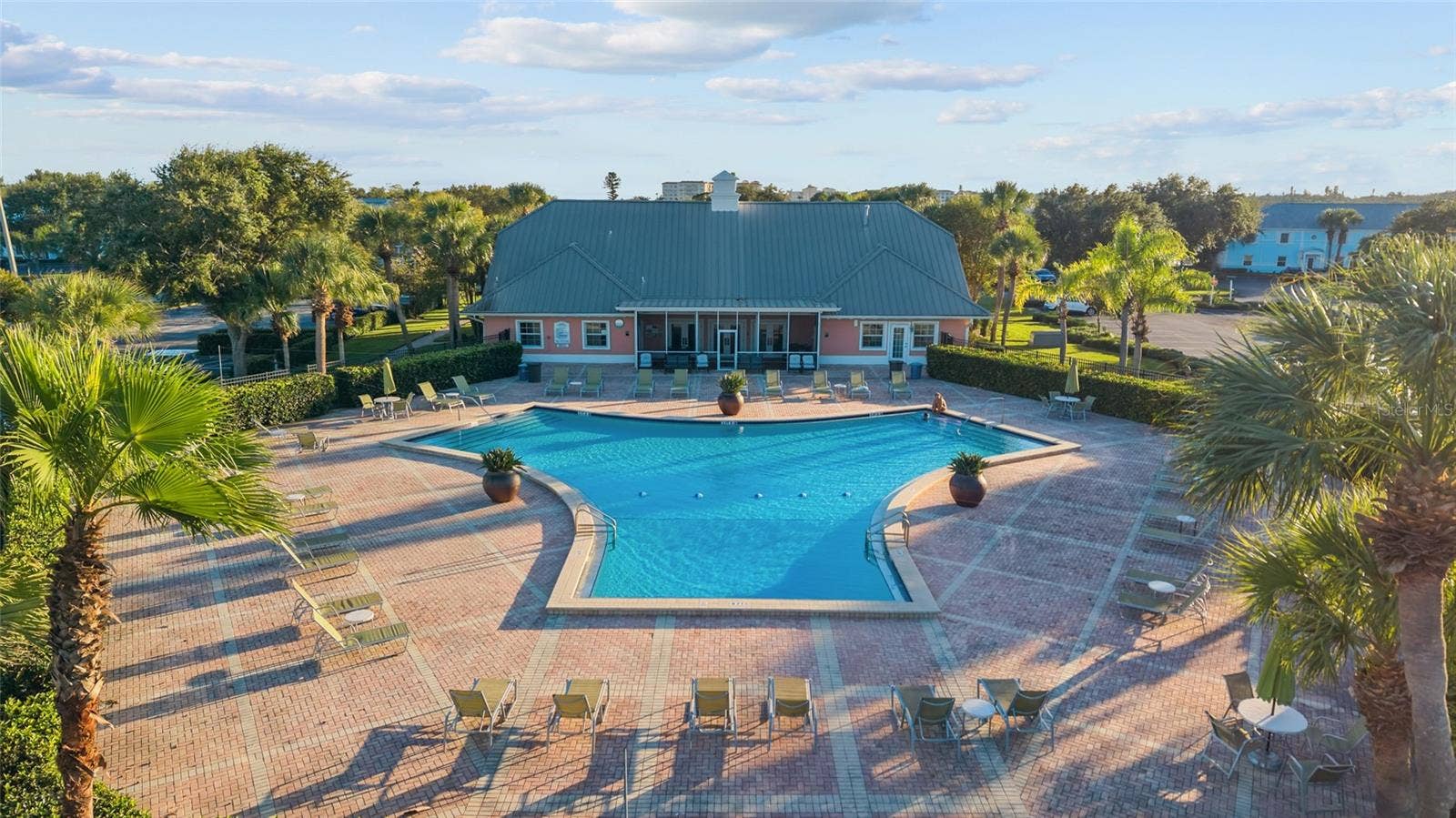 5202 BEACH DRIVE SE, #D, St Petersburg, FL 33705 5202 BEACH DRIVE SE, #D, St Petersburg, FL 33705