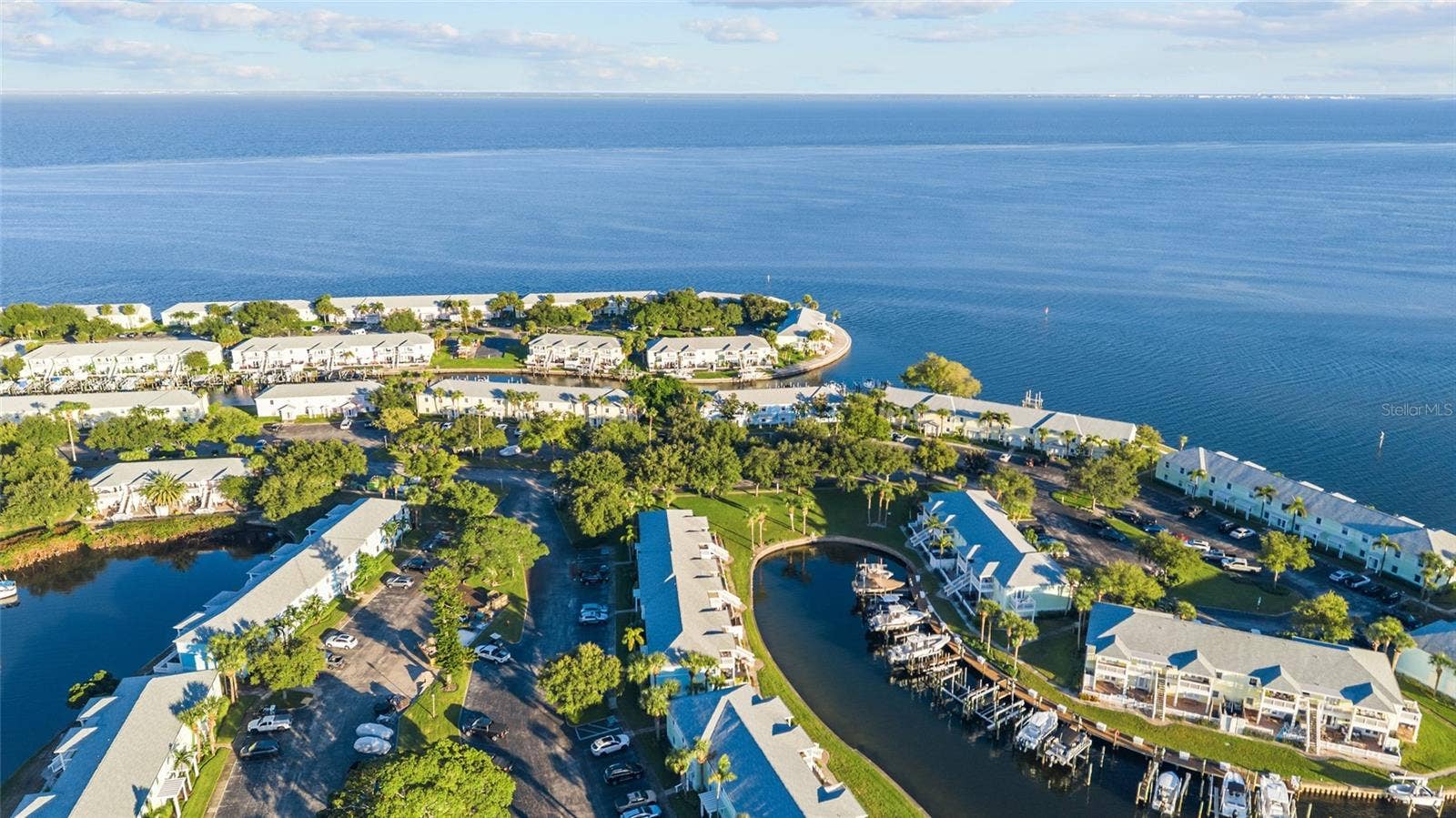 5202 BEACH DRIVE SE, #D, St Petersburg, FL 33705 5202 BEACH DRIVE SE, #D, St Petersburg, FL 33705