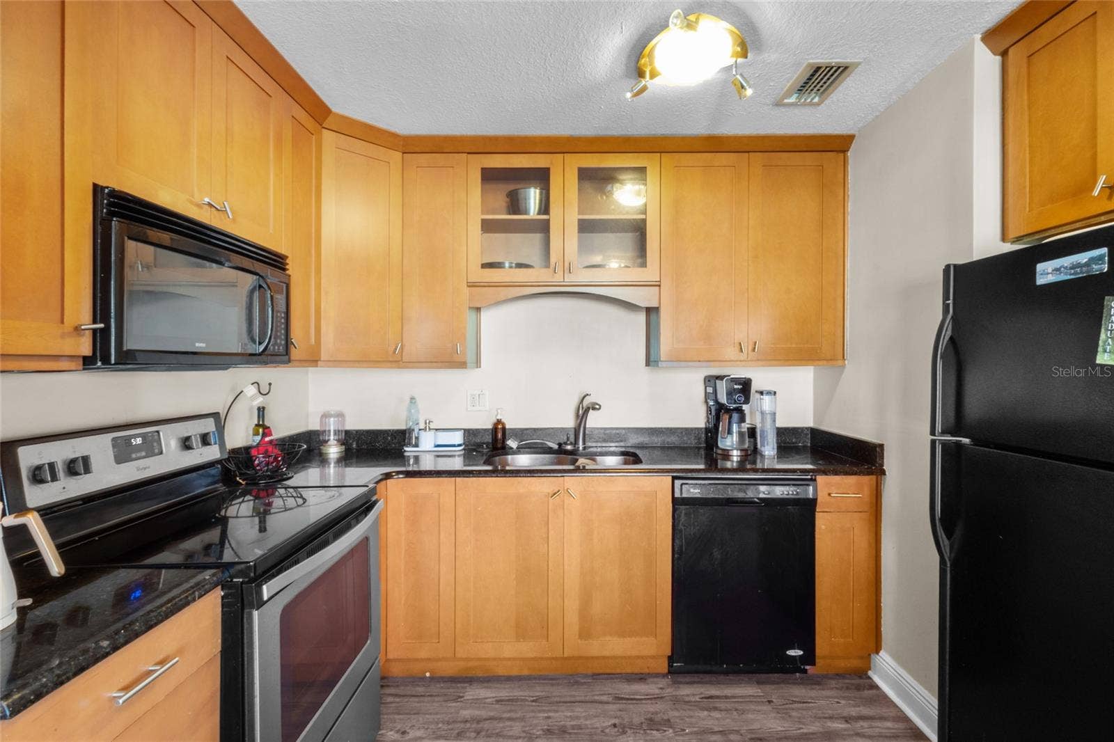 5202 BEACH DRIVE SE, #D, St Petersburg, FL 33705 5202 BEACH DRIVE SE, #D, St Petersburg, FL 33705