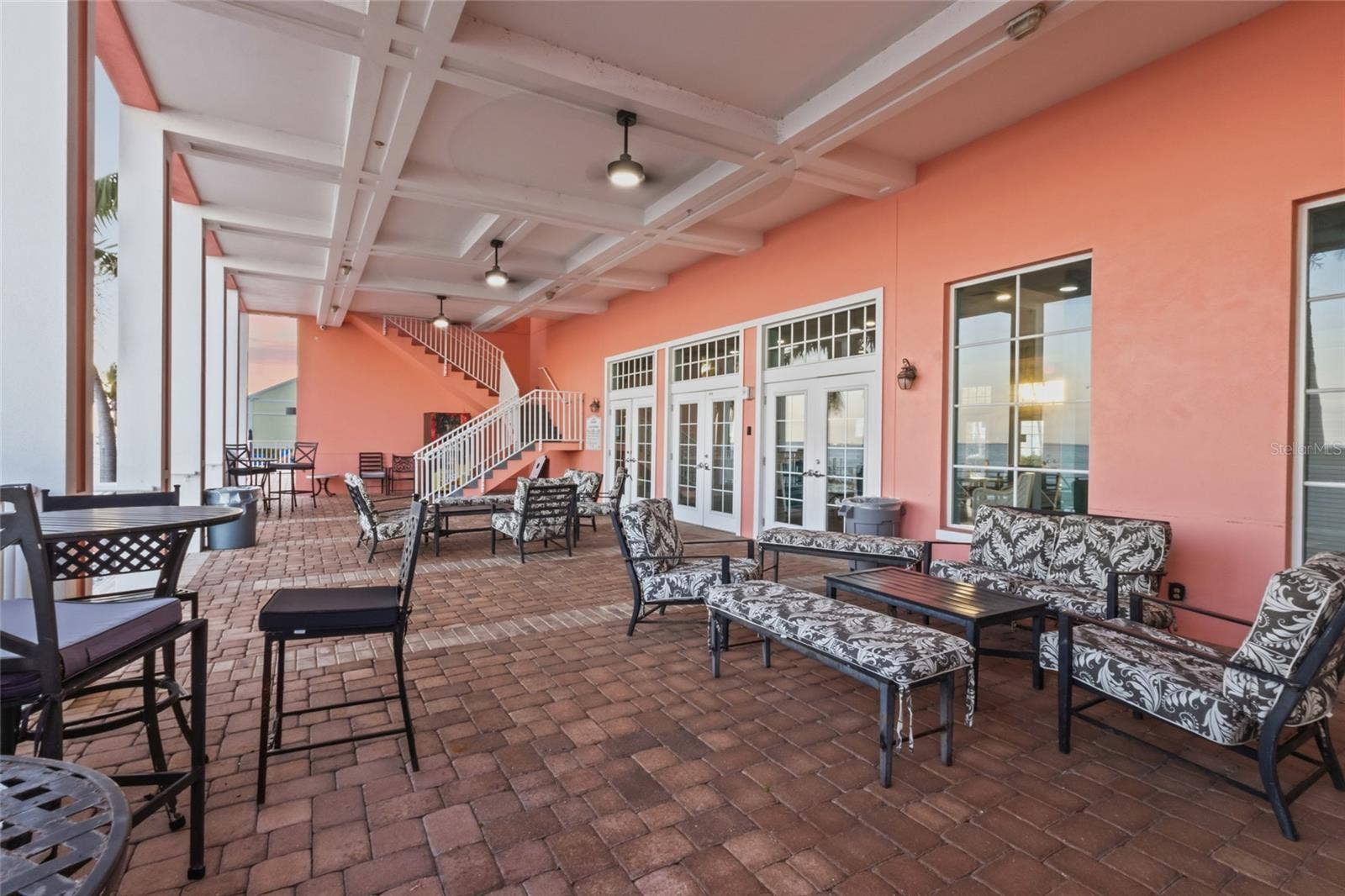 5202 BEACH DRIVE SE, #D, St Petersburg, FL 33705 5202 BEACH DRIVE SE, #D, St Petersburg, FL 33705