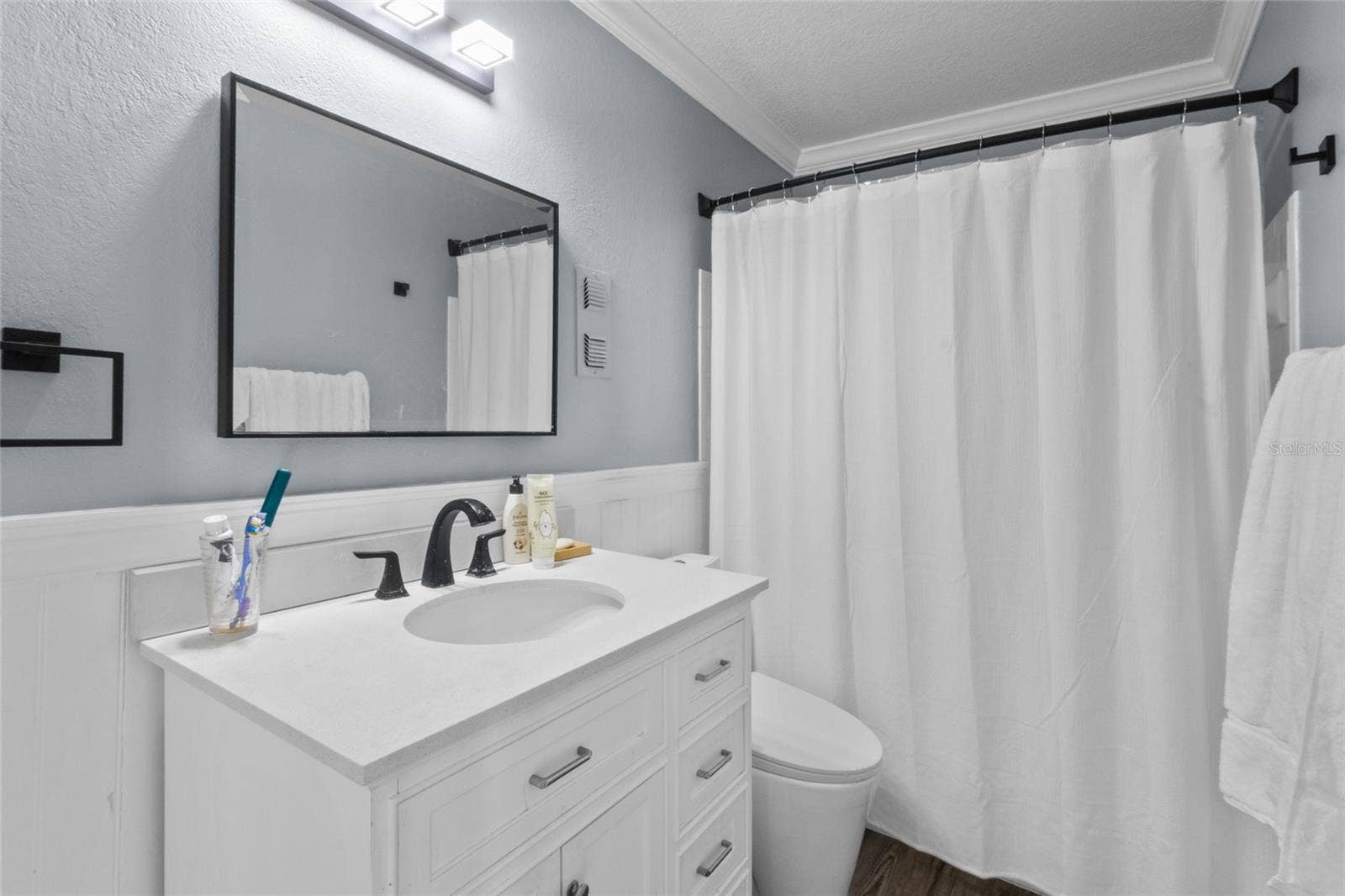 5202 BEACH DRIVE SE, #D, St Petersburg, FL 33705 5202 BEACH DRIVE SE, #D, St Petersburg, FL 33705
