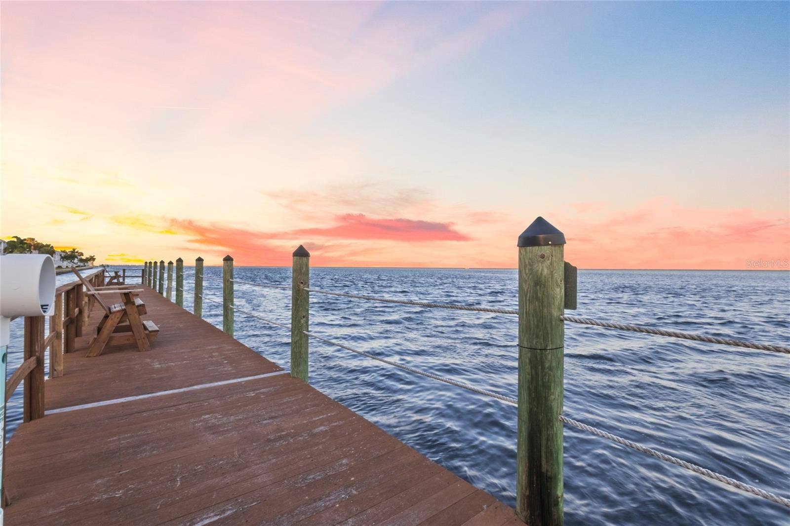 5202 BEACH DRIVE SE, #D, St Petersburg, FL 33705 5202 BEACH DRIVE SE, #D, St Petersburg, FL 33705