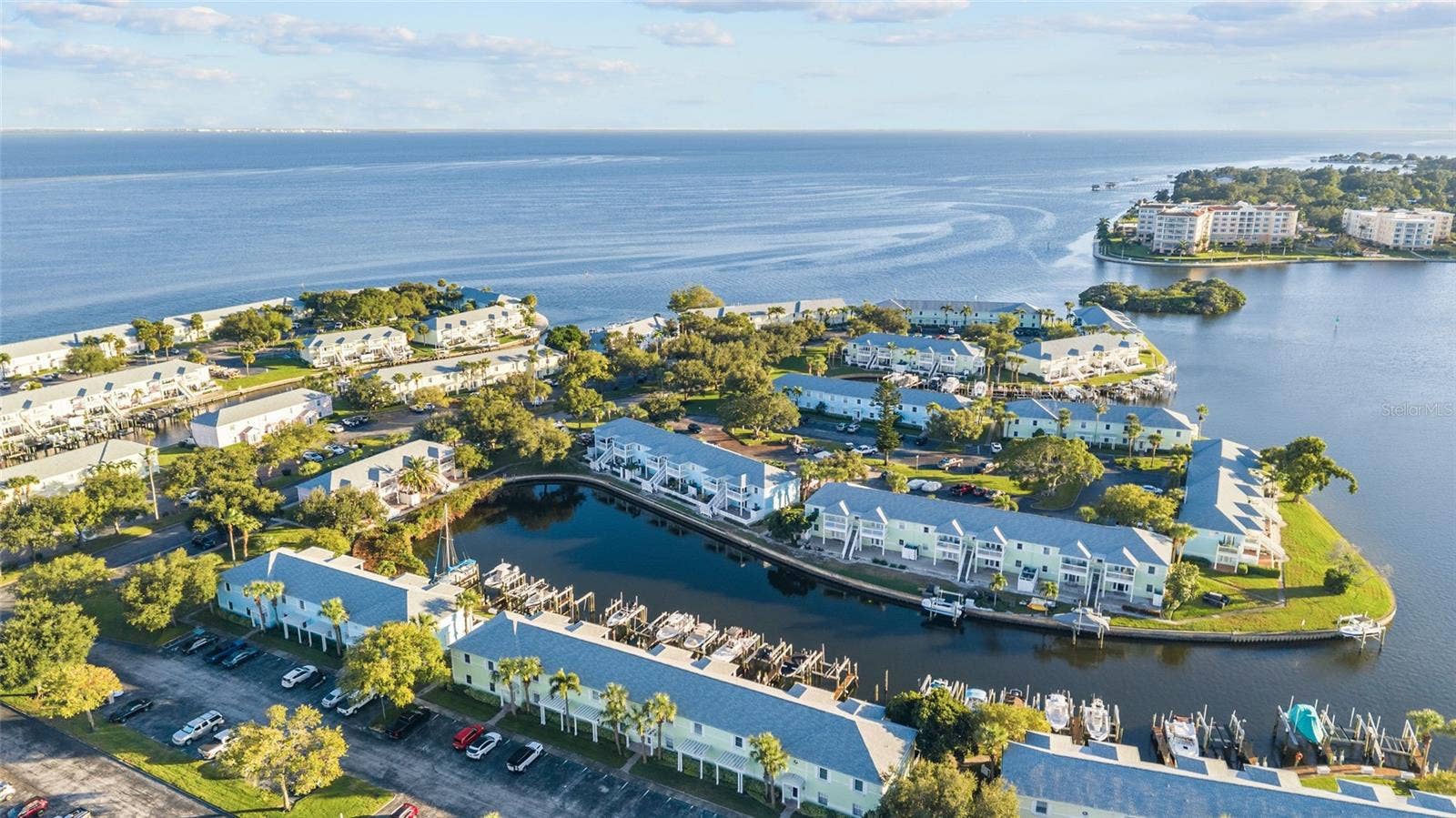 5202 BEACH DRIVE SE, #D, St Petersburg, FL 33705 5202 BEACH DRIVE SE, #D, St Petersburg, FL 33705