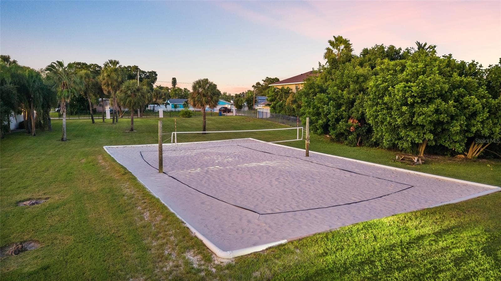5202 BEACH DRIVE SE, #D, St Petersburg, FL 33705 5202 BEACH DRIVE SE, #D, St Petersburg, FL 33705