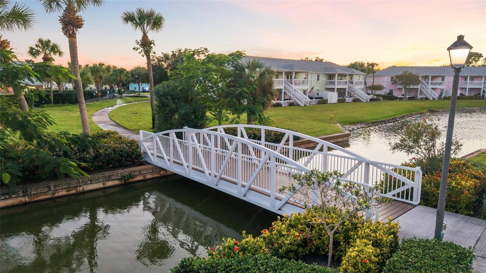 5202 BEACH DRIVE SE, #D, St Petersburg, FL 33705 5202 BEACH DRIVE SE, #D, St Petersburg, FL 33705