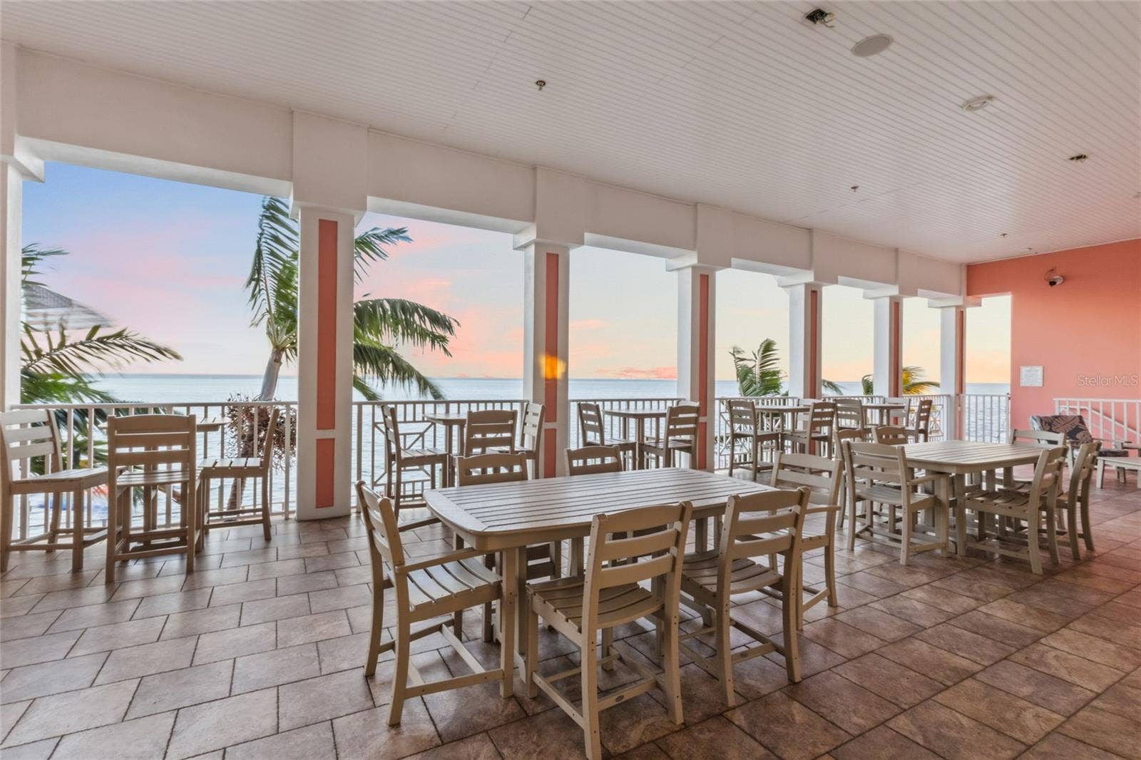 5202 BEACH DRIVE SE, #D, St Petersburg, FL 33705 5202 BEACH DRIVE SE, #D, St Petersburg, FL 33705
