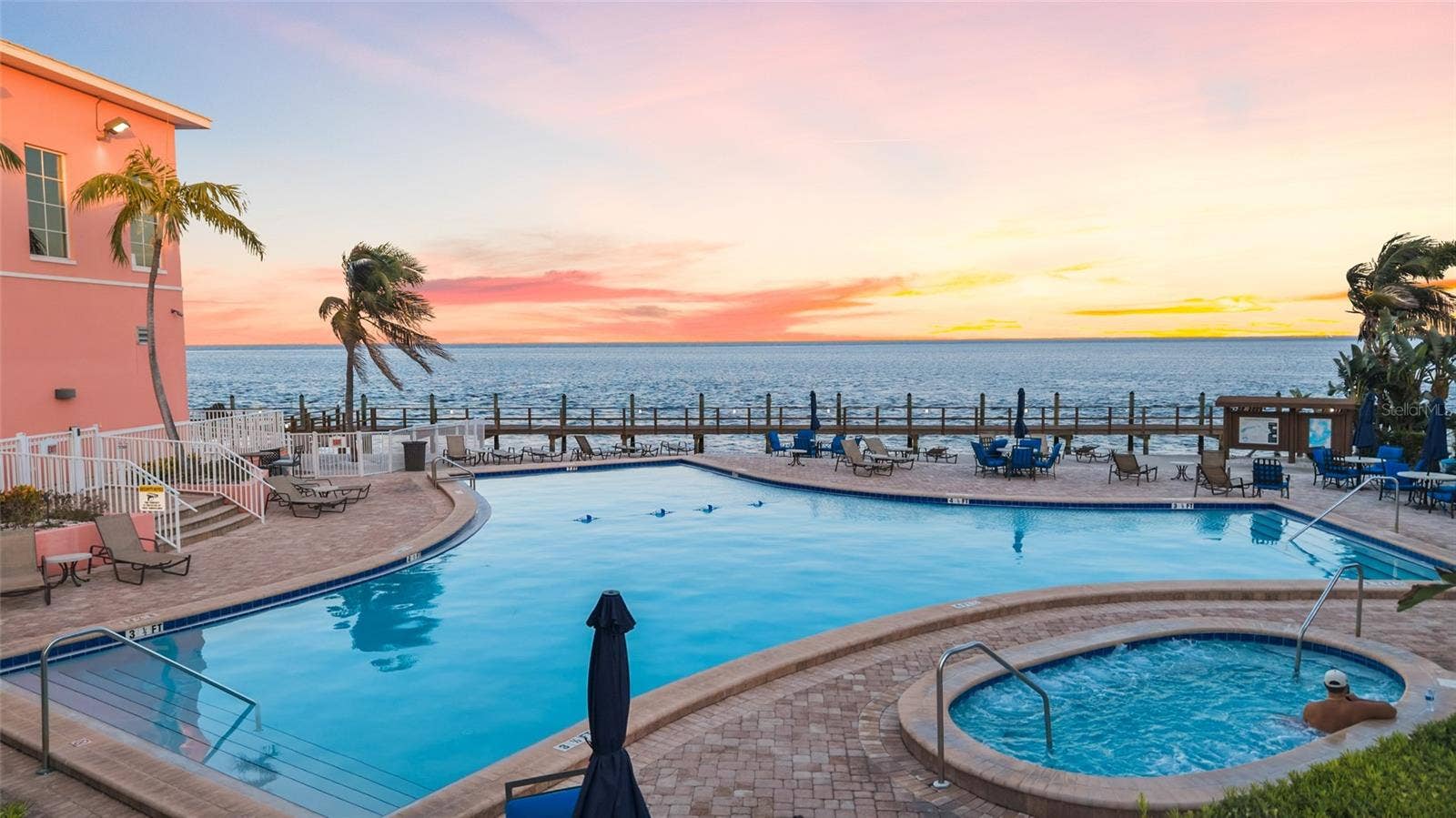 5202 BEACH DRIVE SE, #D, St Petersburg, FL 33705 5202 BEACH DRIVE SE, #D, St Petersburg, FL 33705