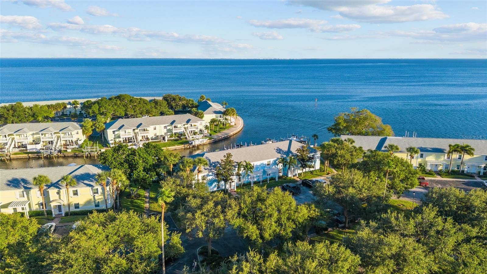 5202 BEACH DRIVE SE, #D, St Petersburg, FL 33705 5202 BEACH DRIVE SE, #D, St Petersburg, FL 33705