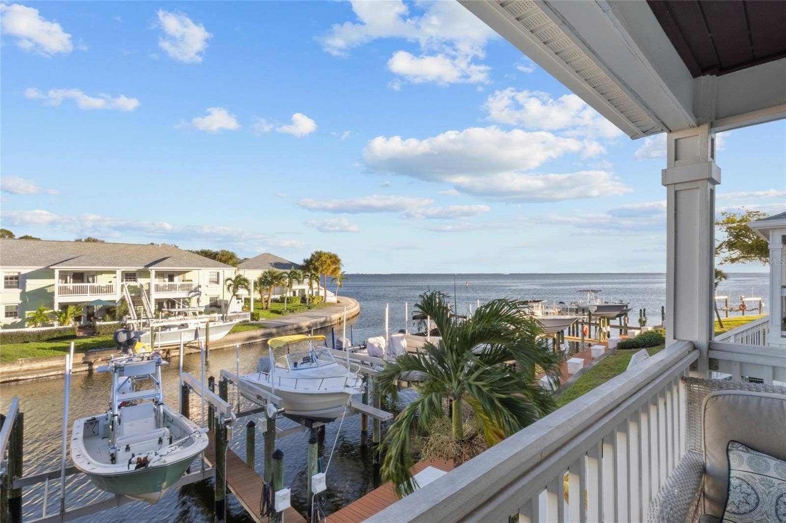 5202 BEACH DRIVE SE, #D, St Petersburg, FL 33705 5202 BEACH DRIVE SE, #D, St Petersburg, FL 33705