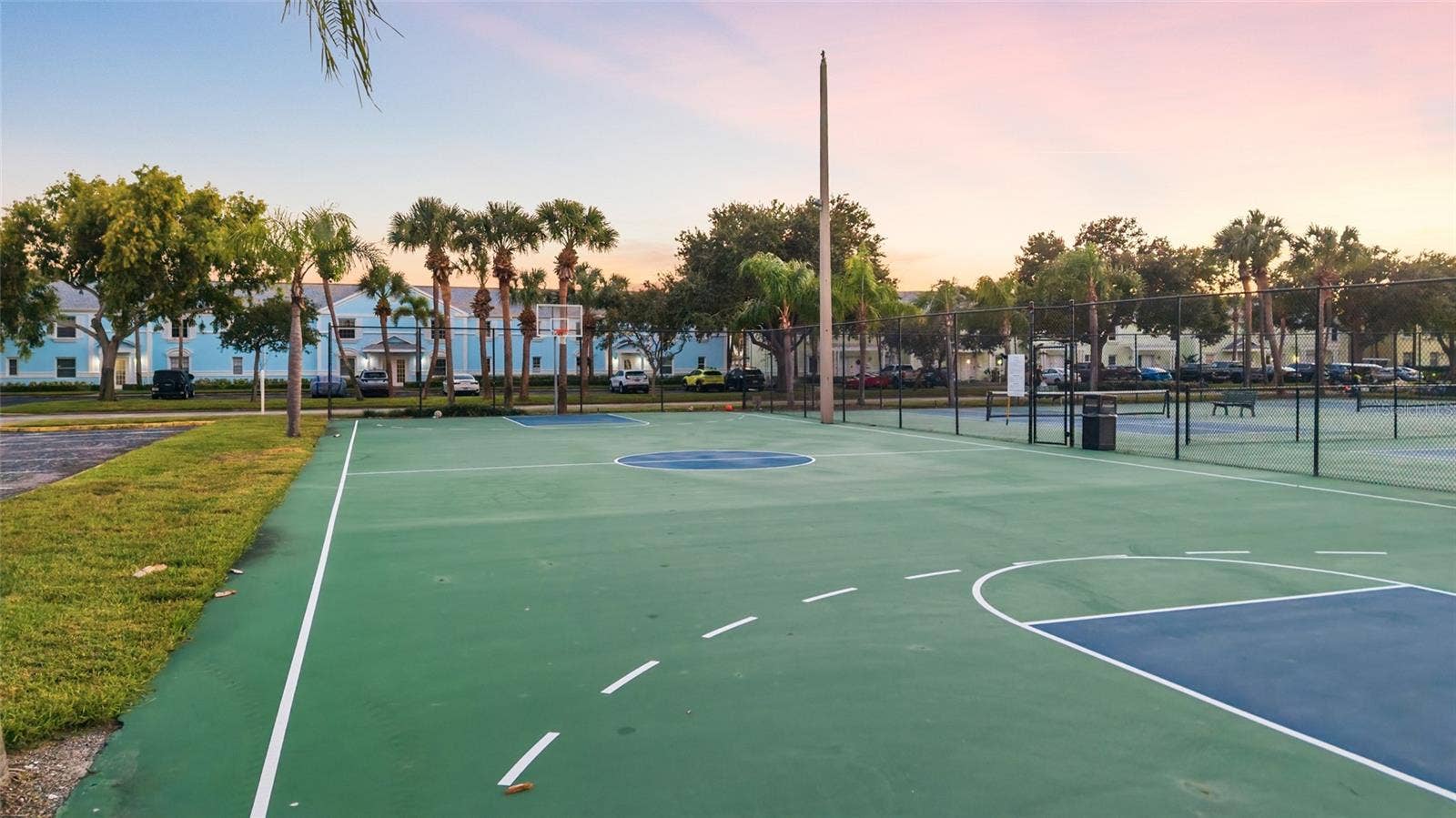 5202 BEACH DRIVE SE, #D, St Petersburg, FL 33705 5202 BEACH DRIVE SE, #D, St Petersburg, FL 33705