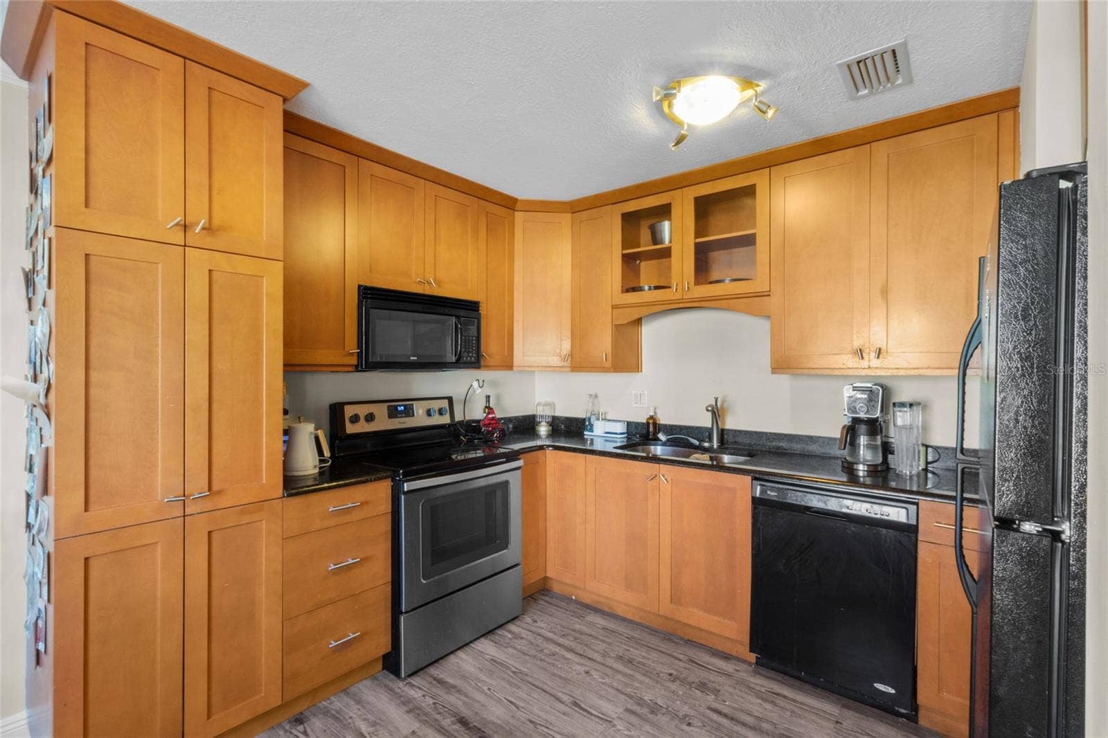 5202 BEACH DRIVE SE, #D, St Petersburg, FL 33705 5202 BEACH DRIVE SE, #D, St Petersburg, FL 33705