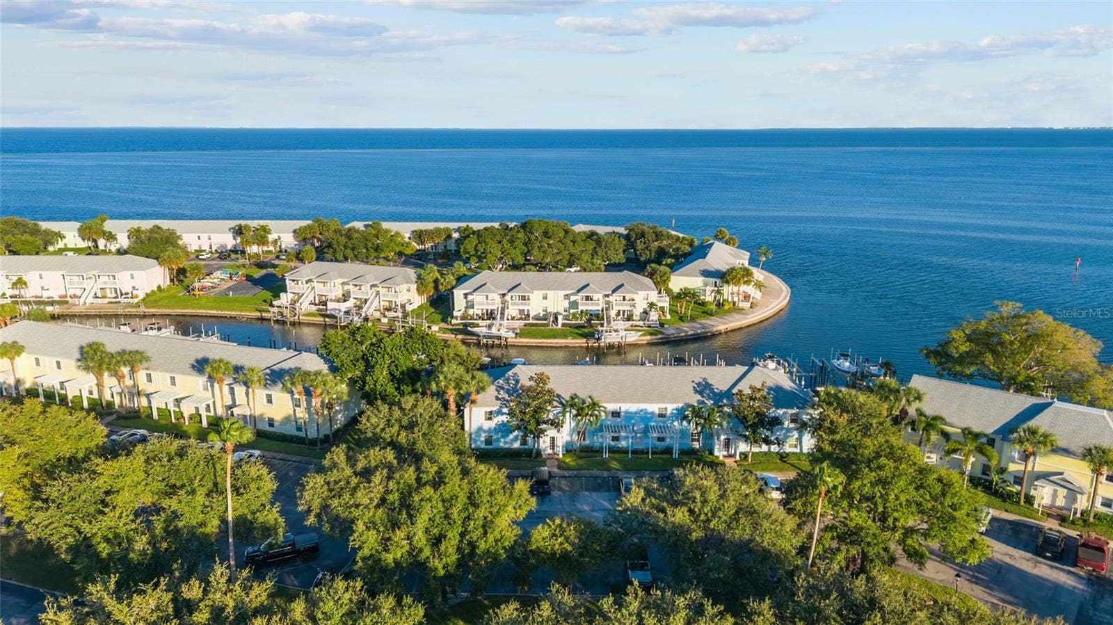 5202 BEACH DRIVE SE, #D, St Petersburg, FL 33705 5202 BEACH DRIVE SE, #D, St Petersburg, FL 33705