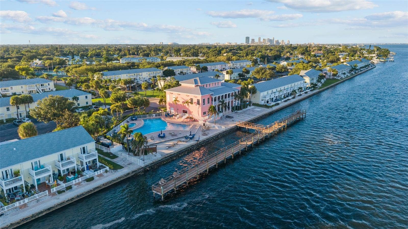 5202 BEACH DRIVE SE, #D, St Petersburg, FL 33705 5202 BEACH DRIVE SE, #D, St Petersburg, FL 33705