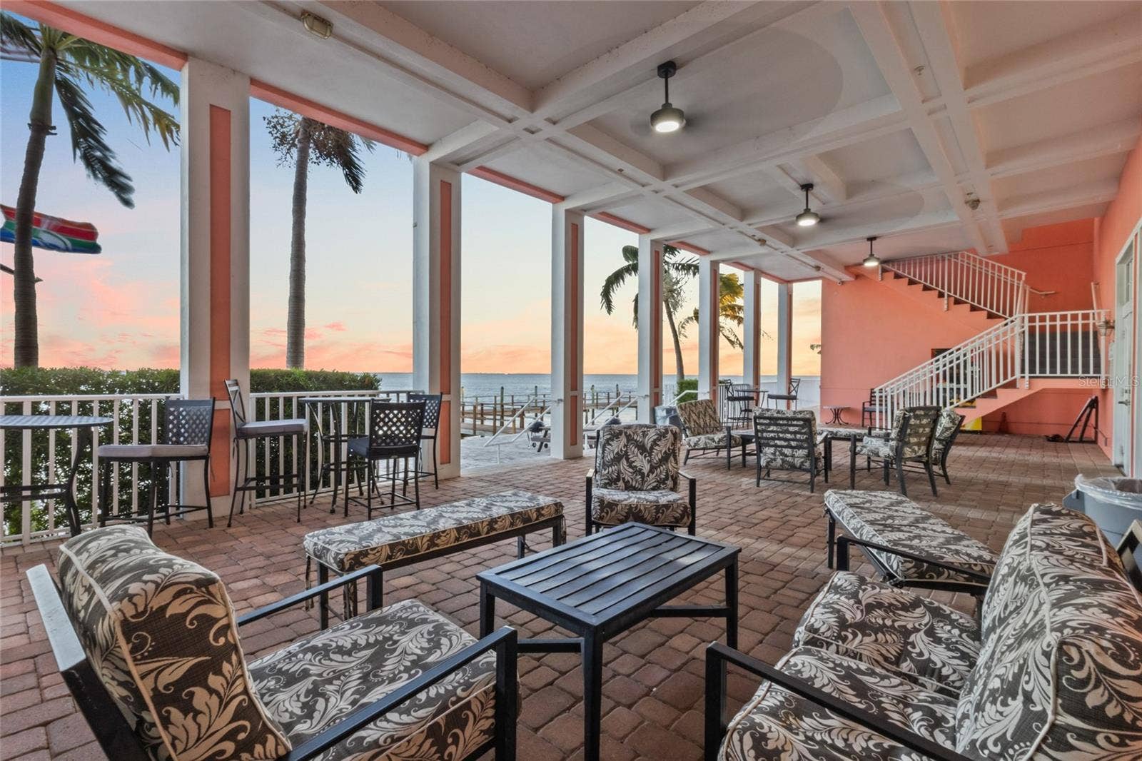 5202 BEACH DRIVE SE, #D, St Petersburg, FL 33705 5202 BEACH DRIVE SE, #D, St Petersburg, FL 33705