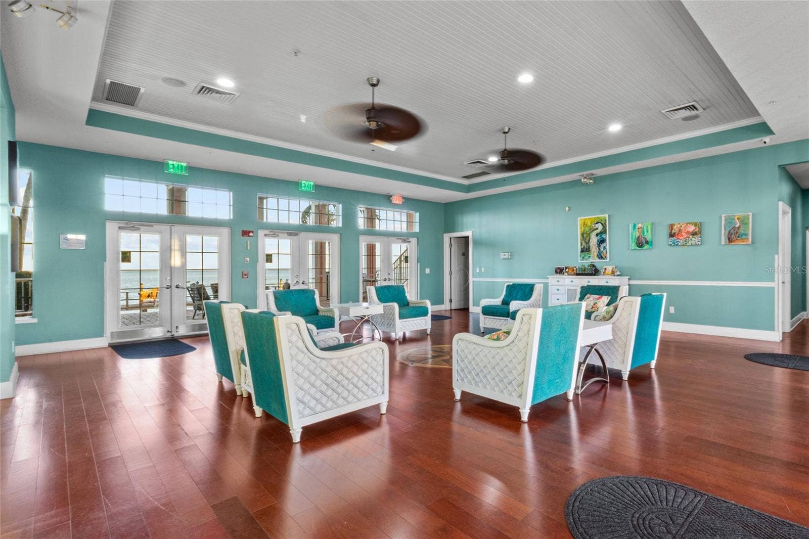 5202 BEACH DRIVE SE, #D, St Petersburg, FL 33705 5202 BEACH DRIVE SE, #D, St Petersburg, FL 33705