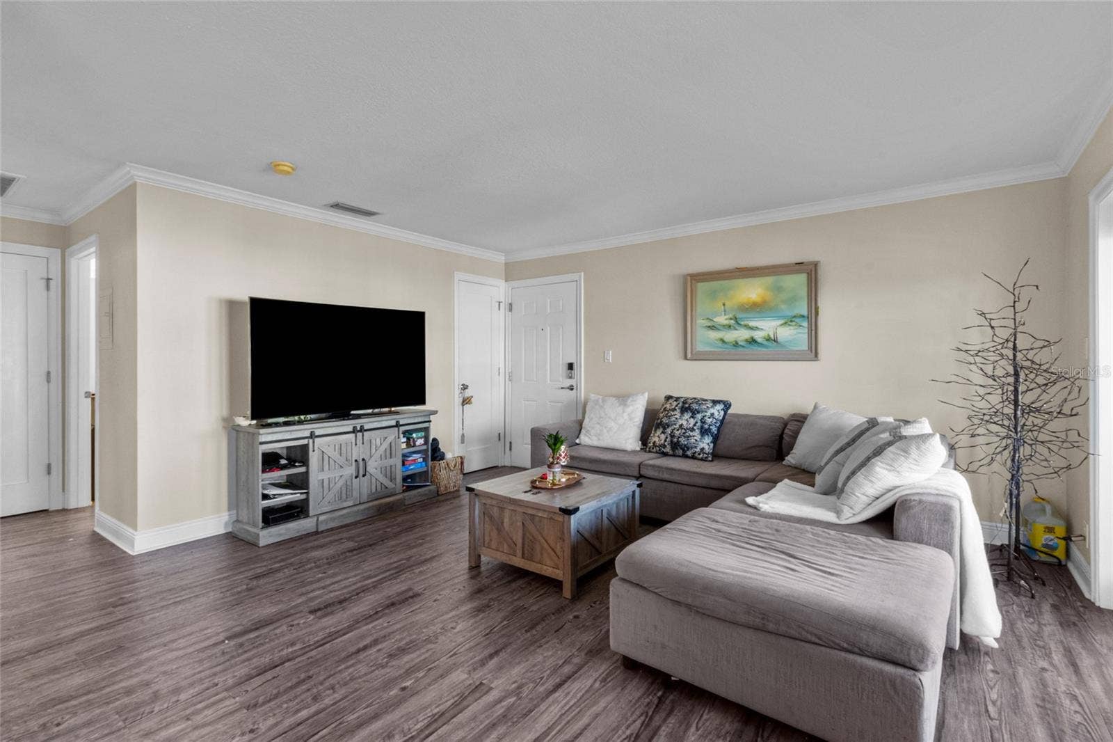 5202 BEACH DRIVE SE, #D, St Petersburg, FL 33705 5202 BEACH DRIVE SE, #D, St Petersburg, FL 33705