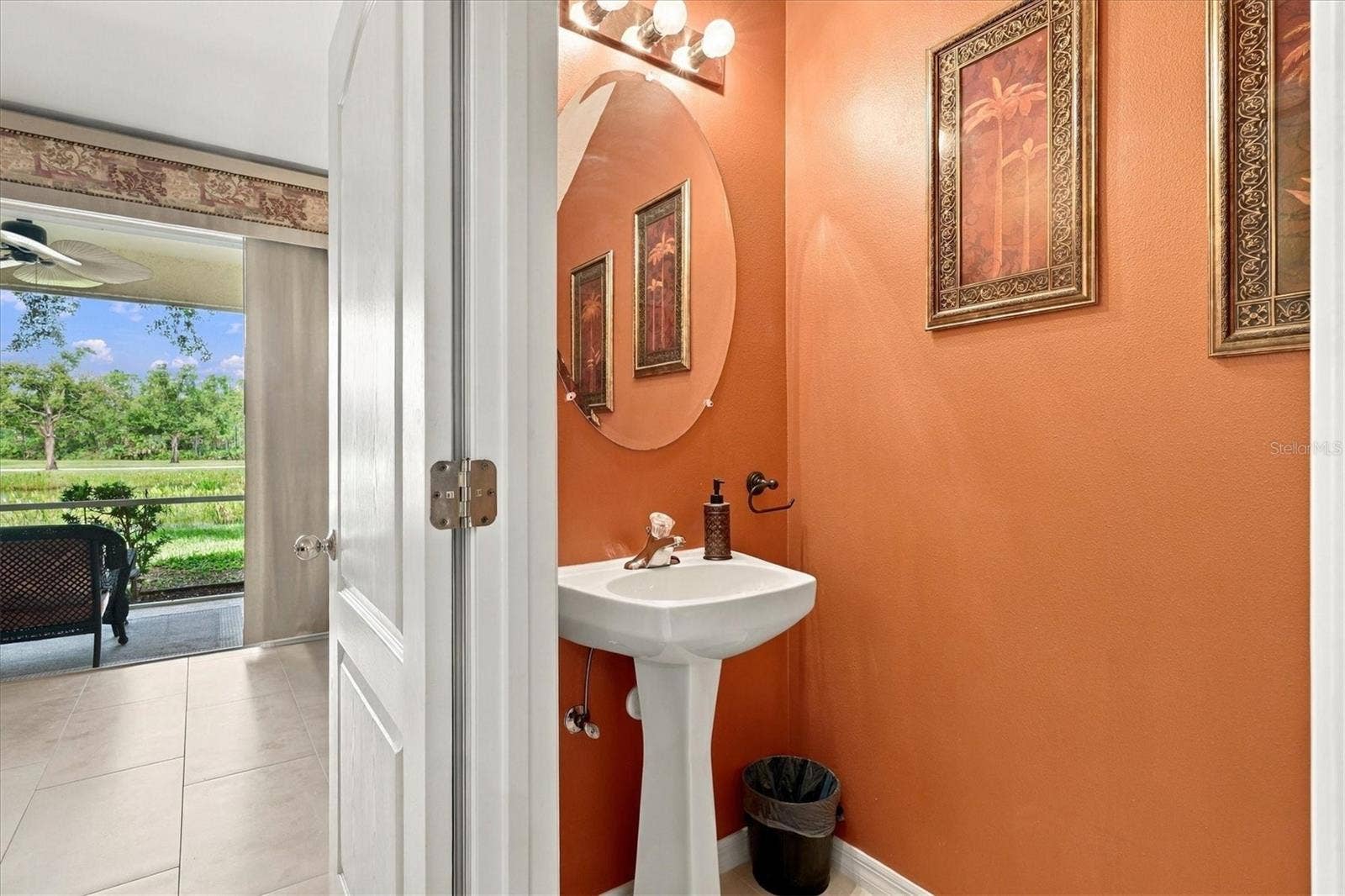 1/2 bath downstairs