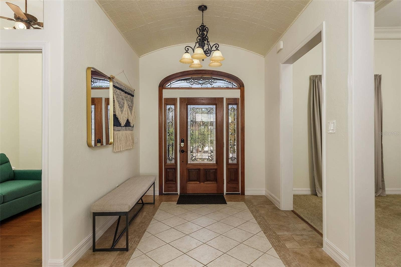 197 ALBERT LANE, Port Charlotte, FL 33954 Stunning entryway.
