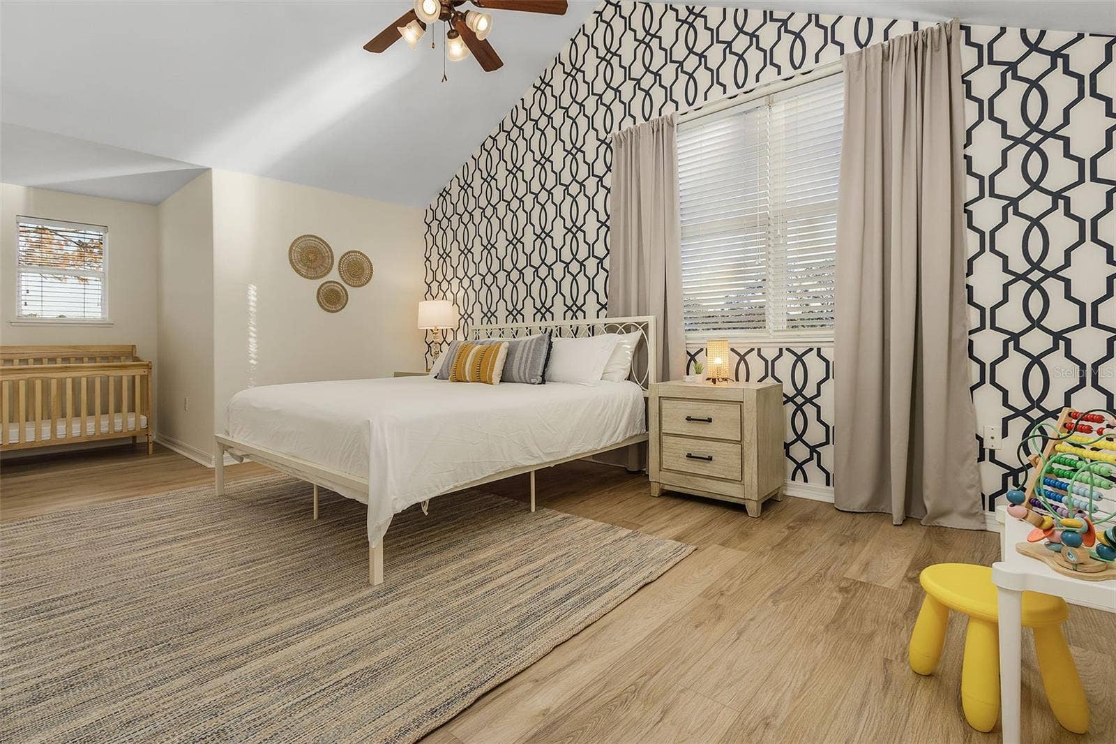 197 ALBERT LANE, Port Charlotte, FL 33954 Bedroom 3 or second master with en-suite full bath and grand walk in closet.