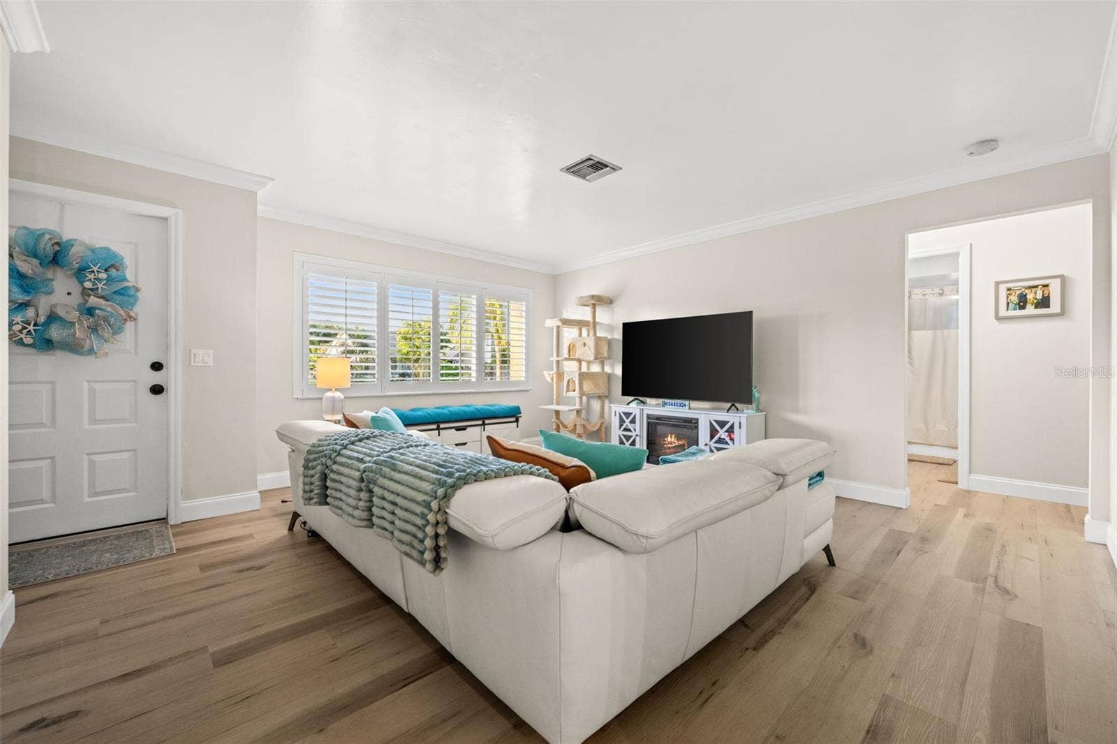 Easy entry. Easy to settle in this move-in ready home.