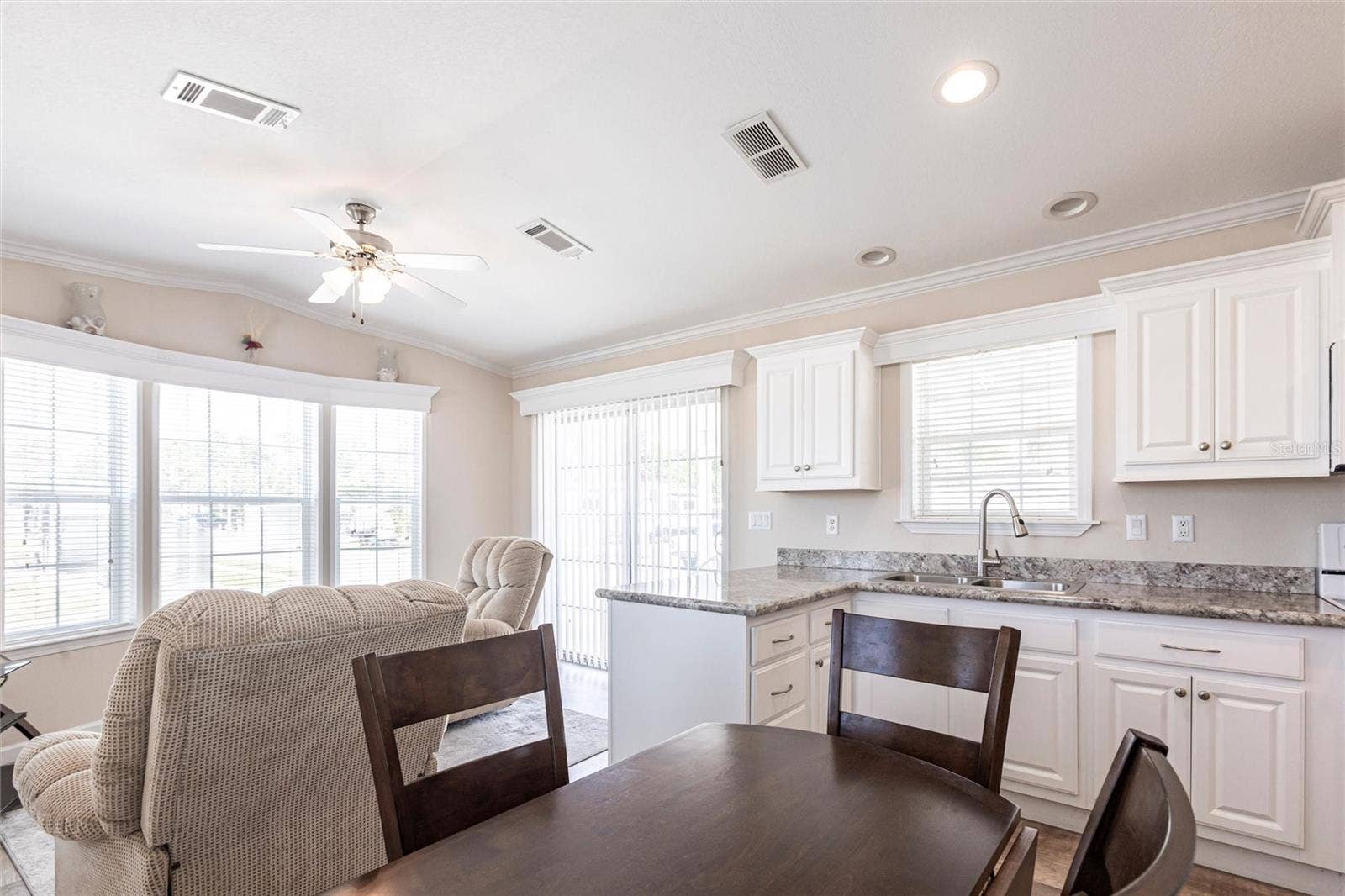 1329 TROUT, Punta Gorda, FL 33950 Vaulted ceilings and crown moldoing