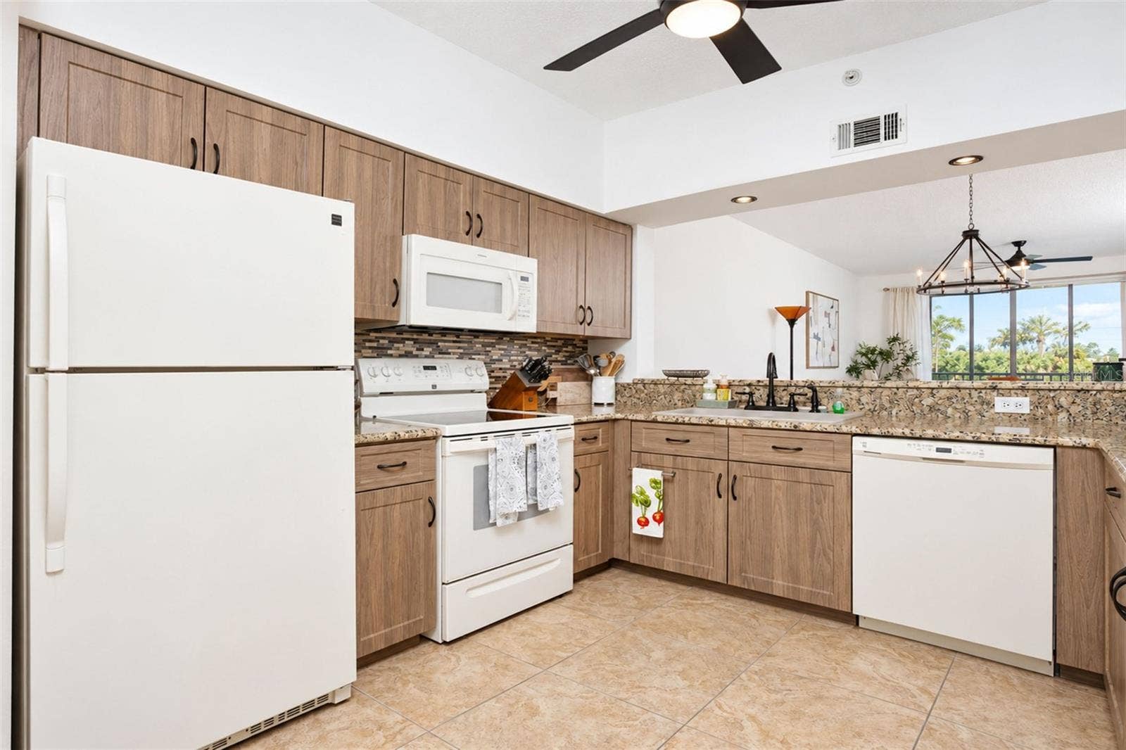 175 KINGS HIGHWAY, #924, Punta Gorda, FL 33983 175 KINGS HIGHWAY, #924, Punta Gorda, FL 33983