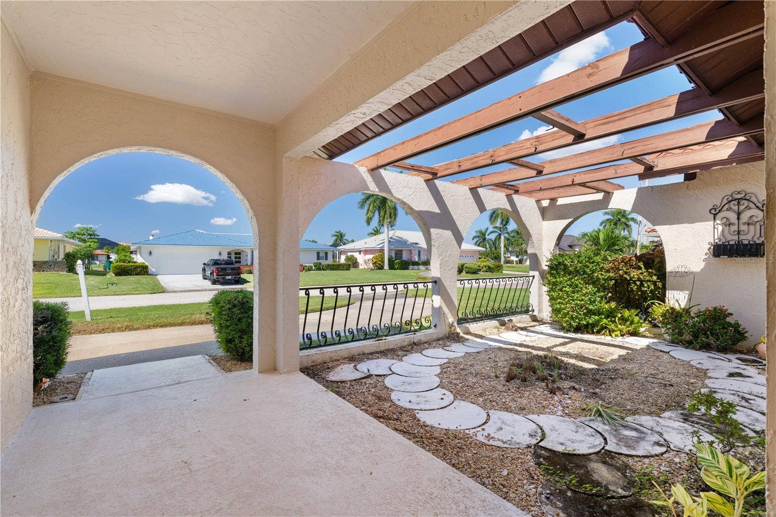 140 BAYSHORE COURT, Punta Gorda, FL 33950 140 BAYSHORE COURT, Punta Gorda, FL 33950