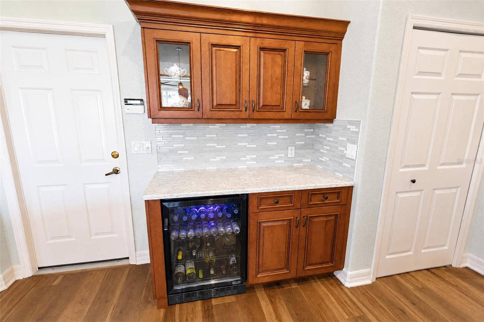 1535 SUZI STREET, Punta Gorda, FL 33950 Wine refrigerator/bar