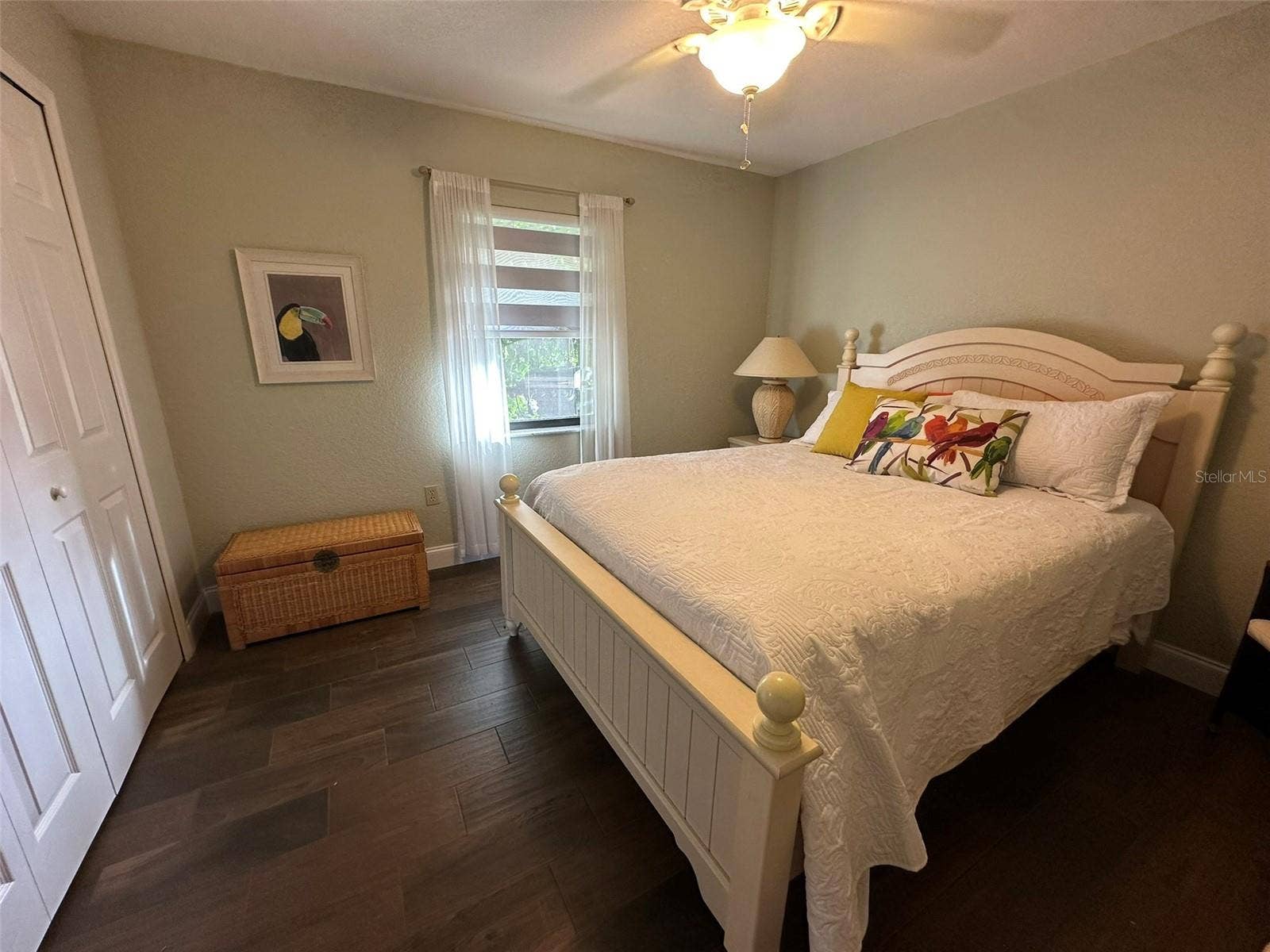 2nd bedroom