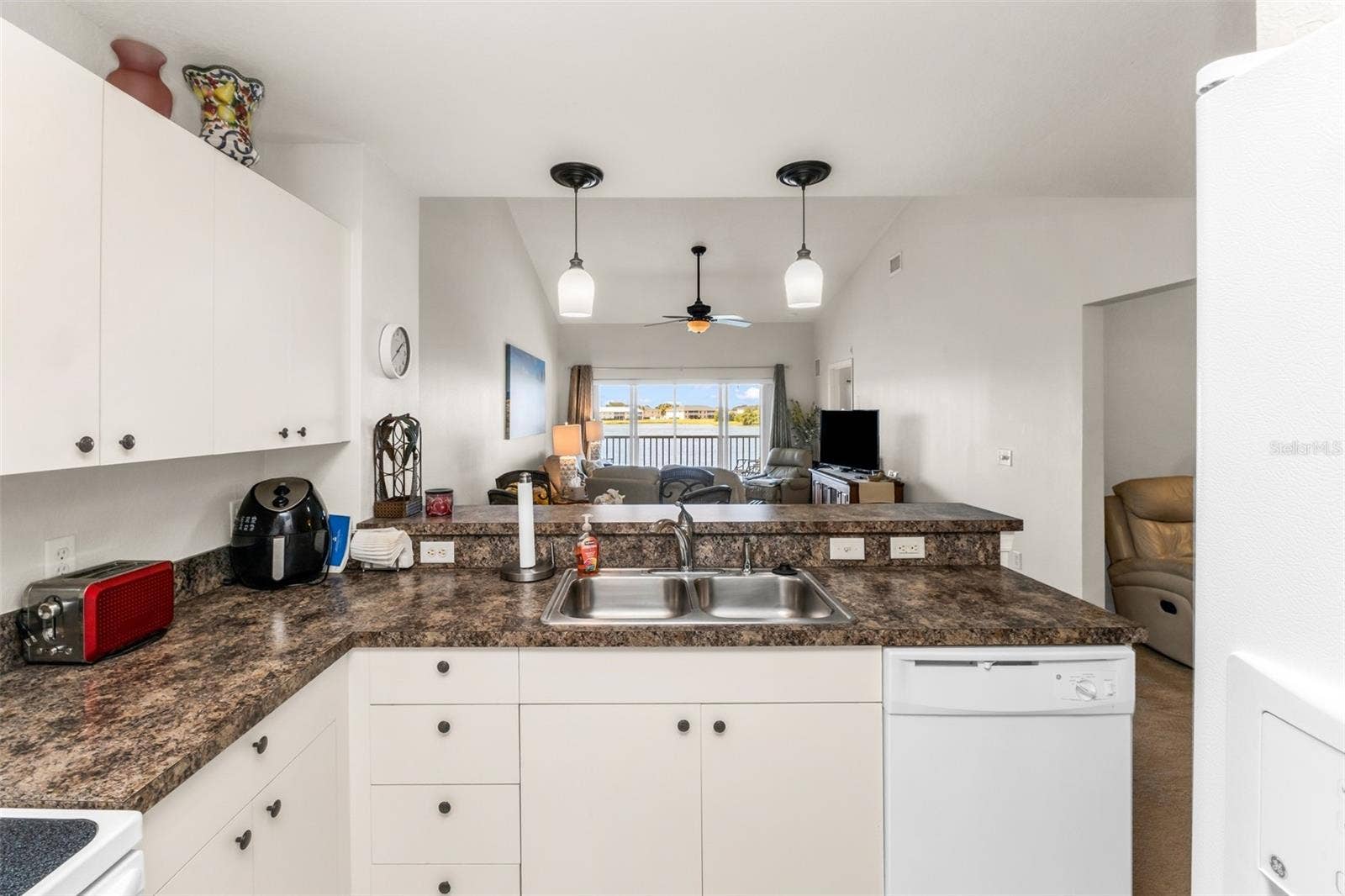 1479 SAN CRISTOBAL AVENUE, #2202, Punta Gorda, FL 33983 Kitchen