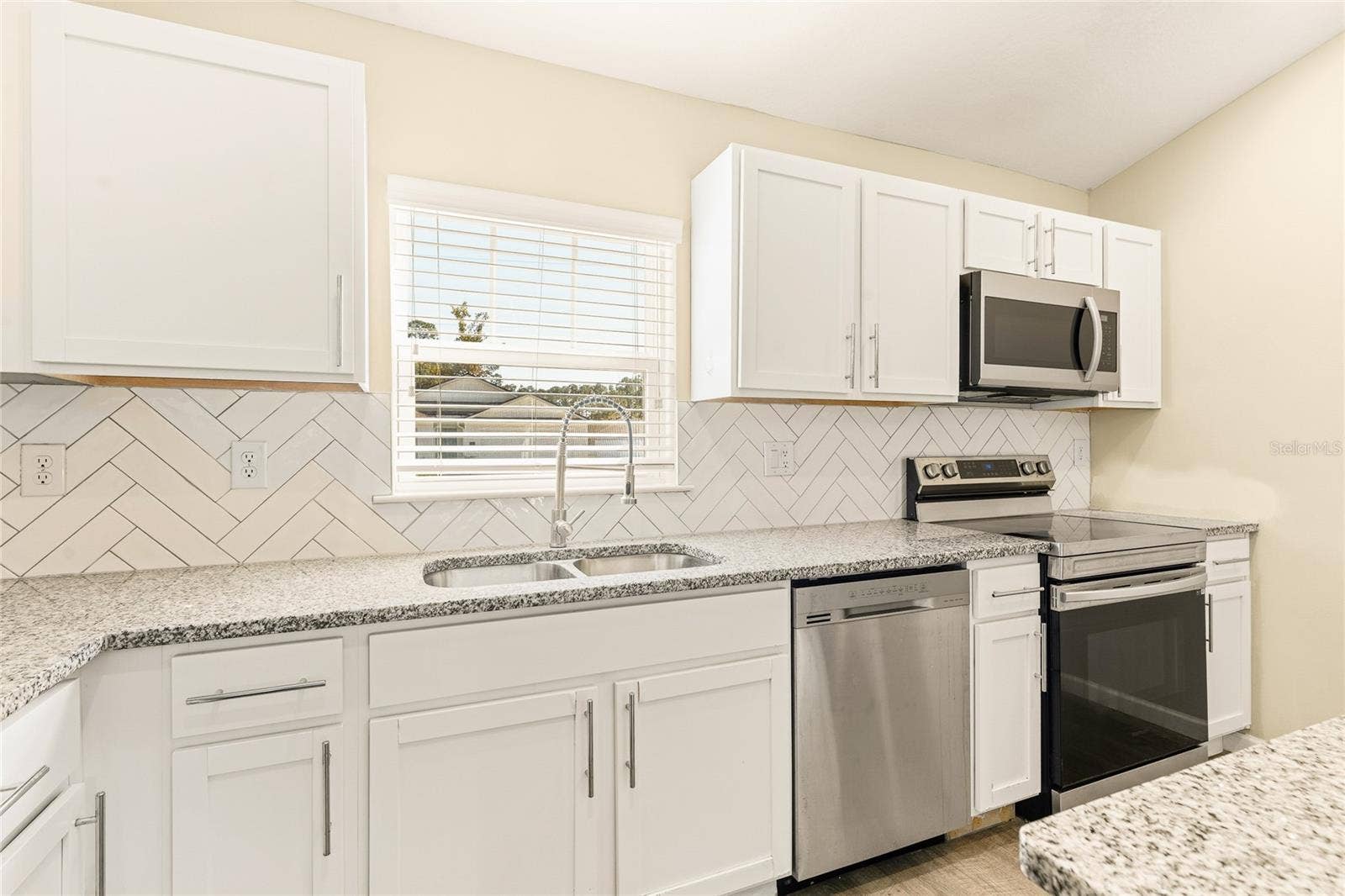3 PIERCE LANE, Palm Coast, FL 32164 3 PIERCE LANE, Palm Coast, FL 32164