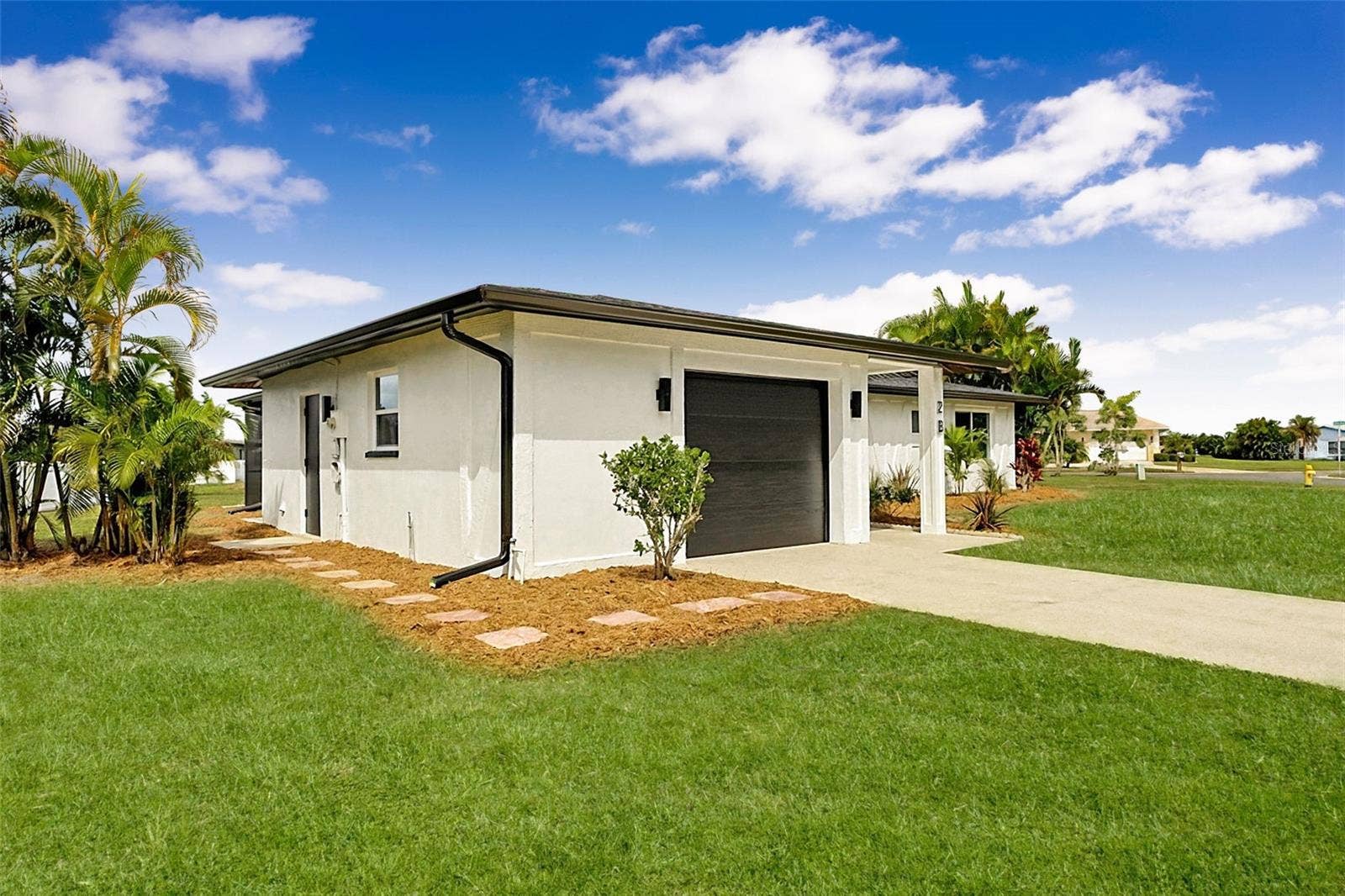 28 GOLFVIEW ROAD, Rotonda West, FL 33947 28 GOLFVIEW ROAD, Rotonda West, FL 33947