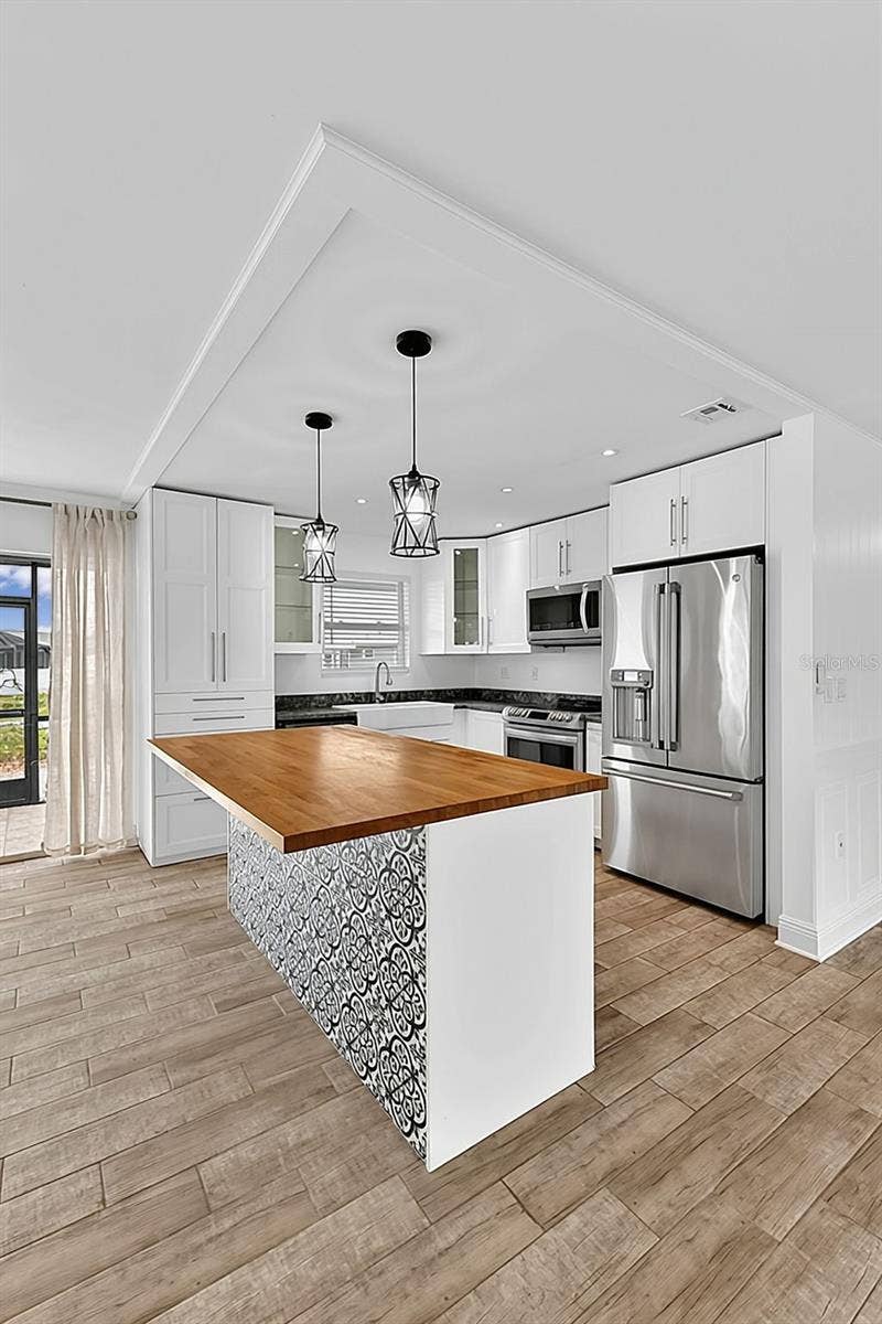28 GOLFVIEW ROAD, Rotonda West, FL 33947 28 GOLFVIEW ROAD, Rotonda West, FL 33947