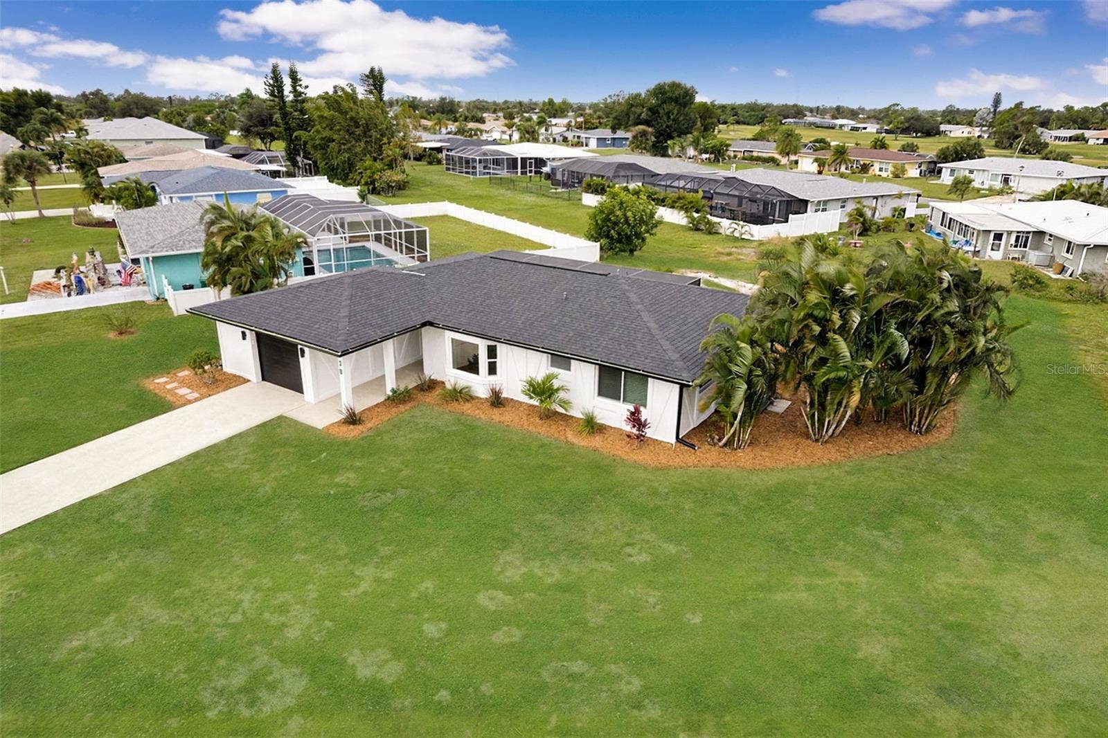 28 GOLFVIEW ROAD, Rotonda West, FL 33947 28 GOLFVIEW ROAD, Rotonda West, FL 33947